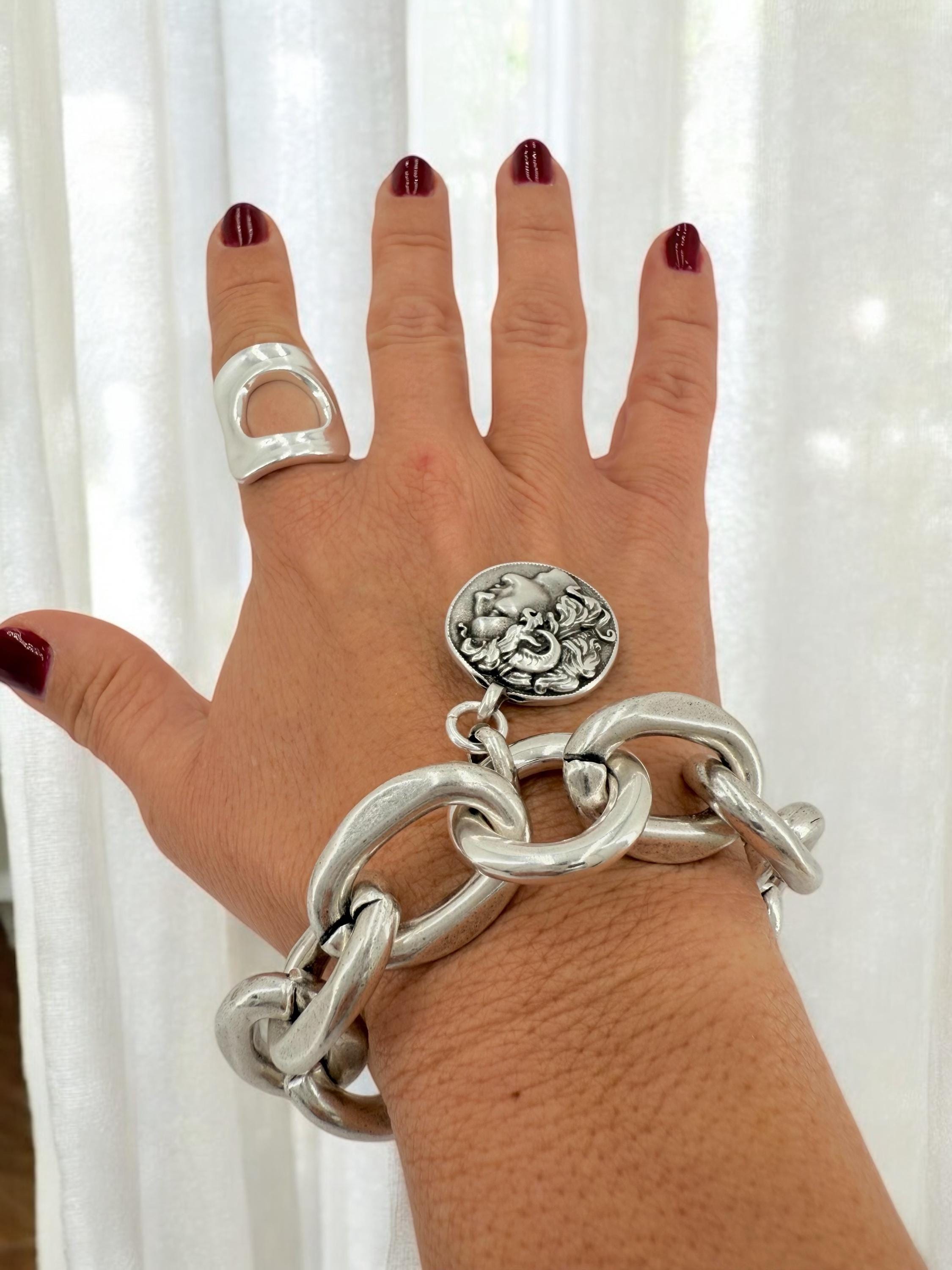 Statement Ring Chunky Silver Ring Gift For Birthday Gift Idea Bold Jewelry Silver Gift For Friend Gift For Mom Trendy uno de 50 style