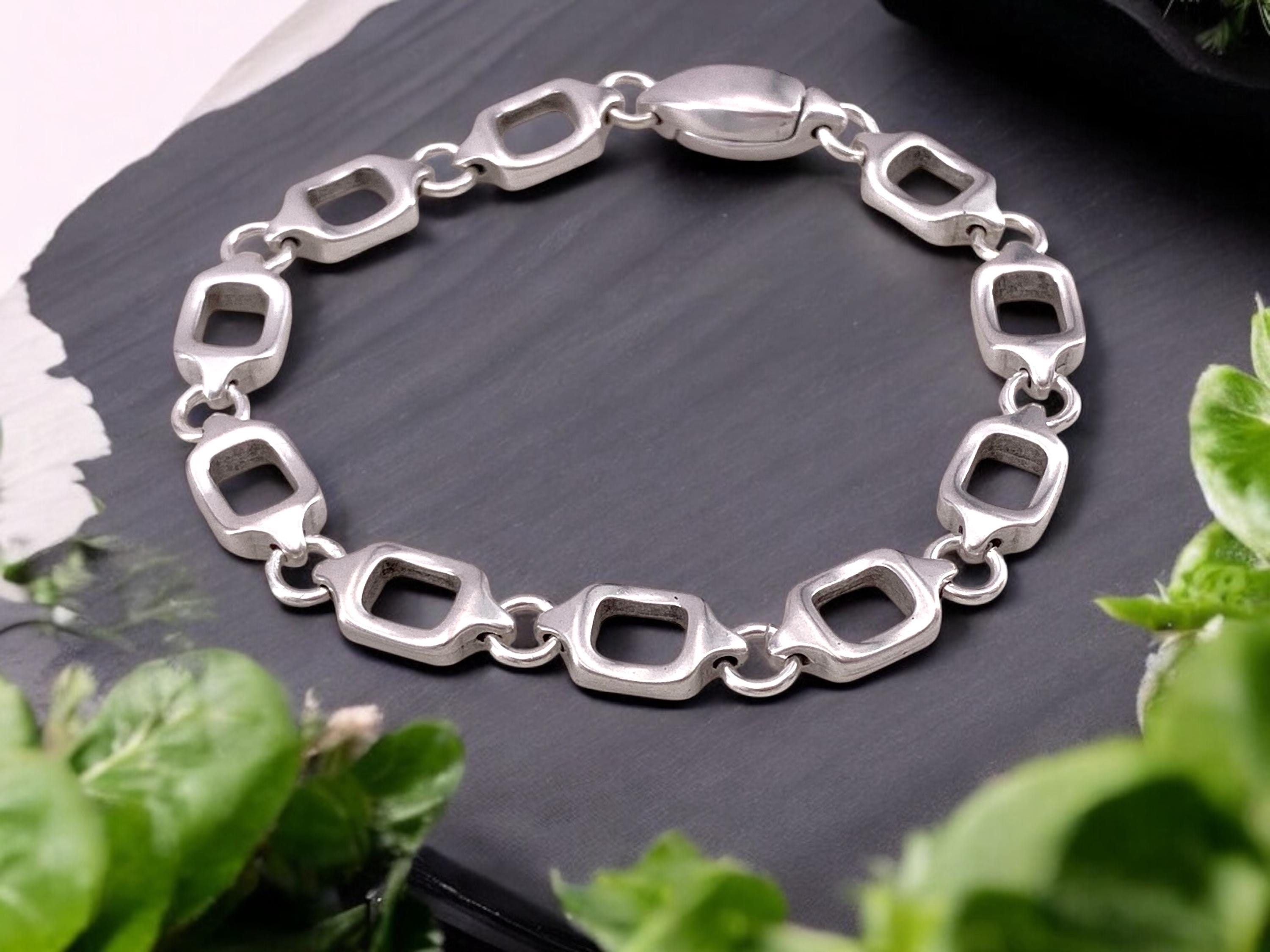 Sculptural Silver Chain Bracelet – Handmade Chunky Design with Custom Clasp – Unisex Modern Statement Jewelry, bold chain bracelet
