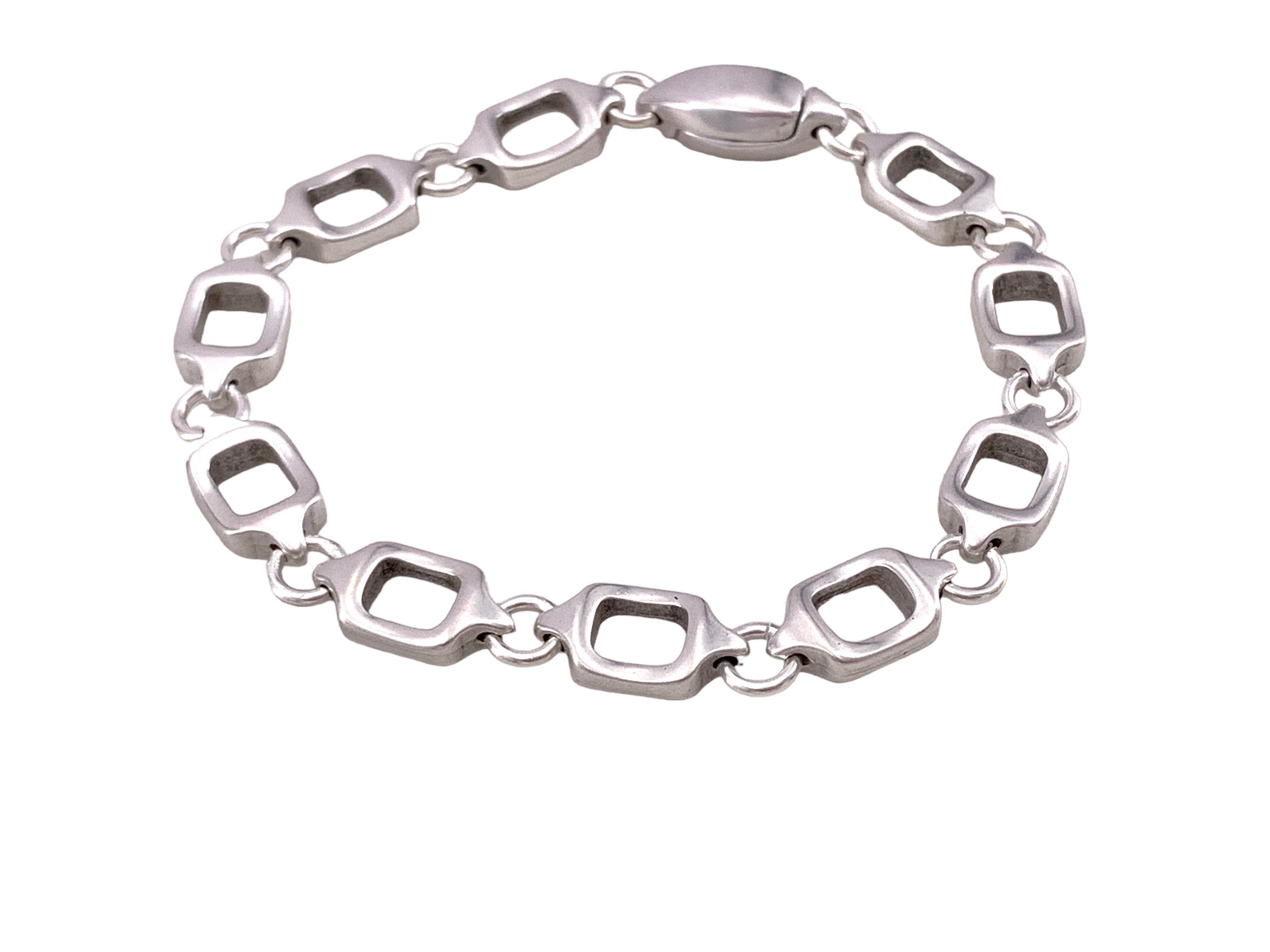 Sculptural Silver Chain Bracelet – Handmade Chunky Design with Custom Clasp – Unisex Modern Statement Jewelry, bold chain bracelet