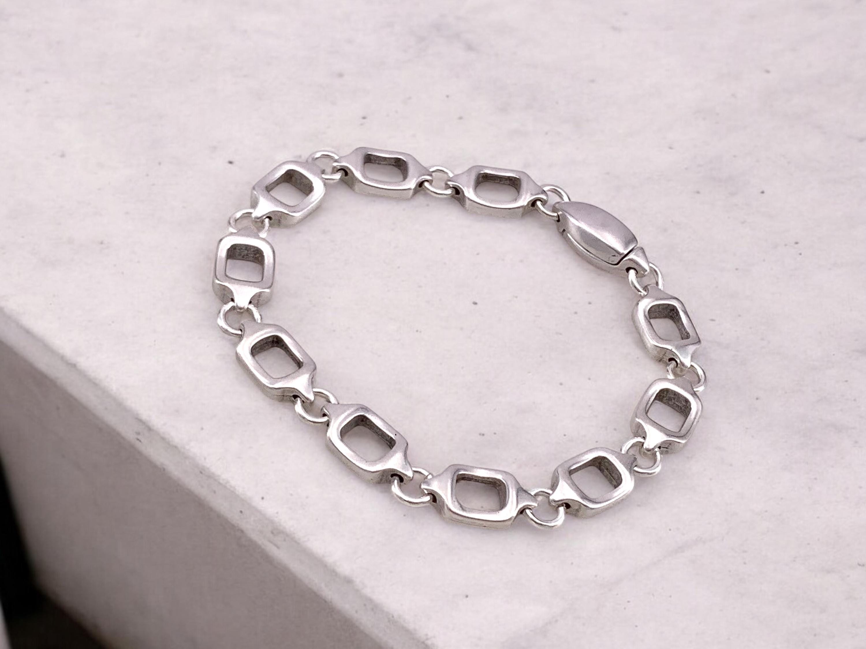 Sculptural Silver Chain Bracelet – Handmade Chunky Design with Custom Clasp – Unisex Modern Statement Jewelry, bold chain bracelet