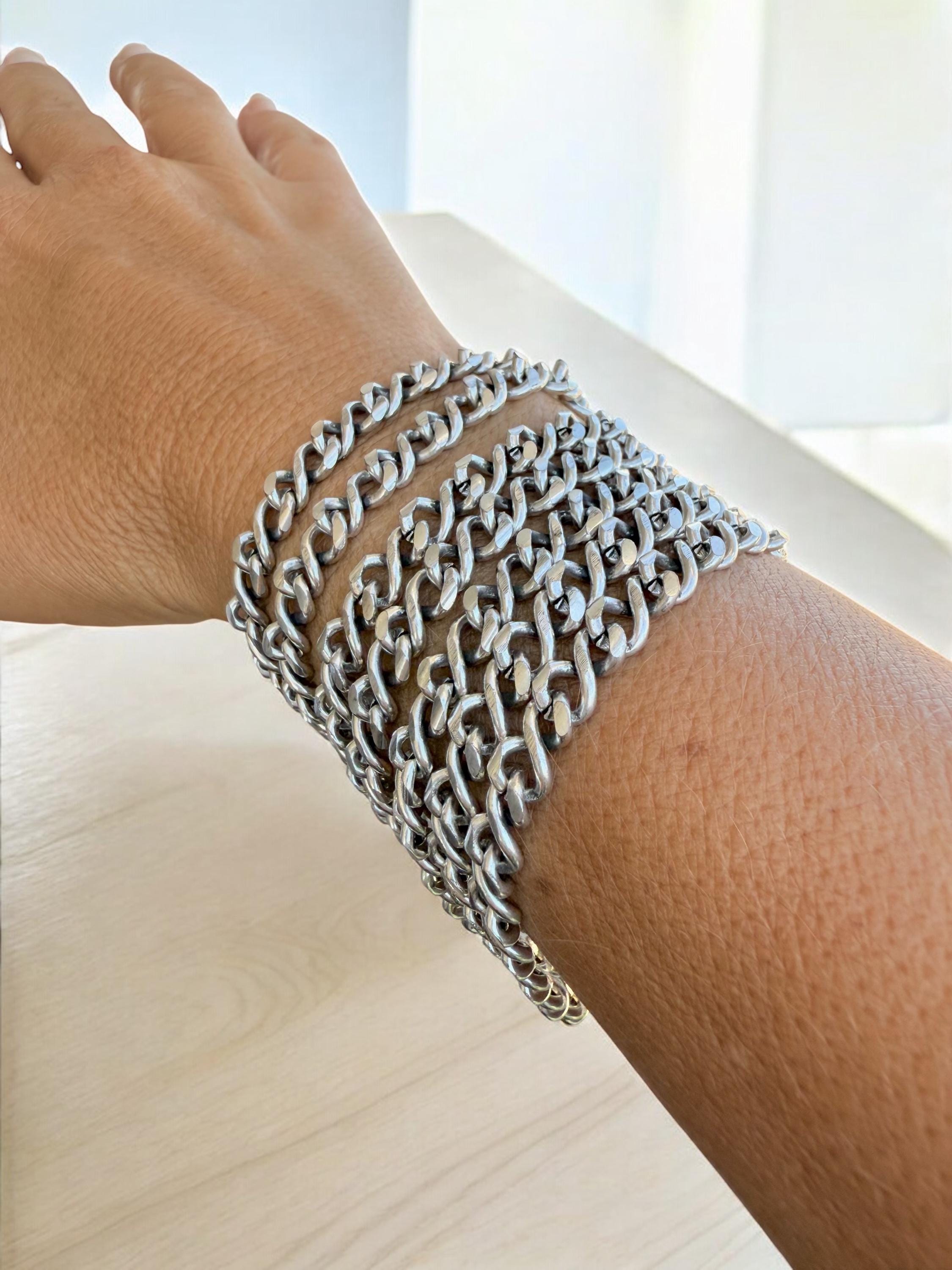 Pulsera de cadena gruesa de plata de varias hebras con eslabones infinitos en espiral y cierre magnético - Joyería Kukuri