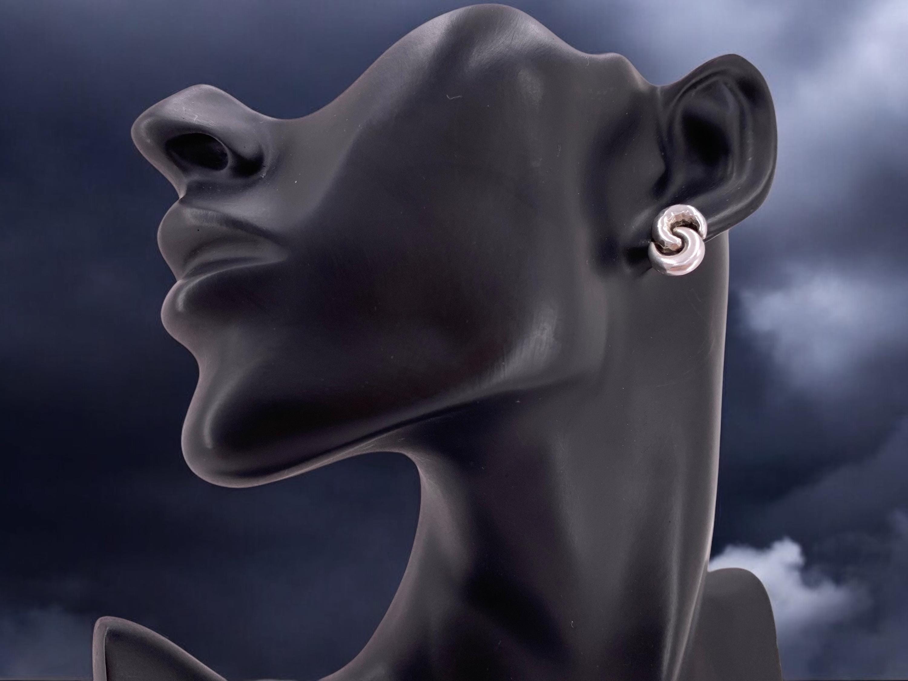 Bold silver infinity-shaped earrings, original stud design, standout bulky silver earrings, dome earrings, uno de 50 style, chunky earring