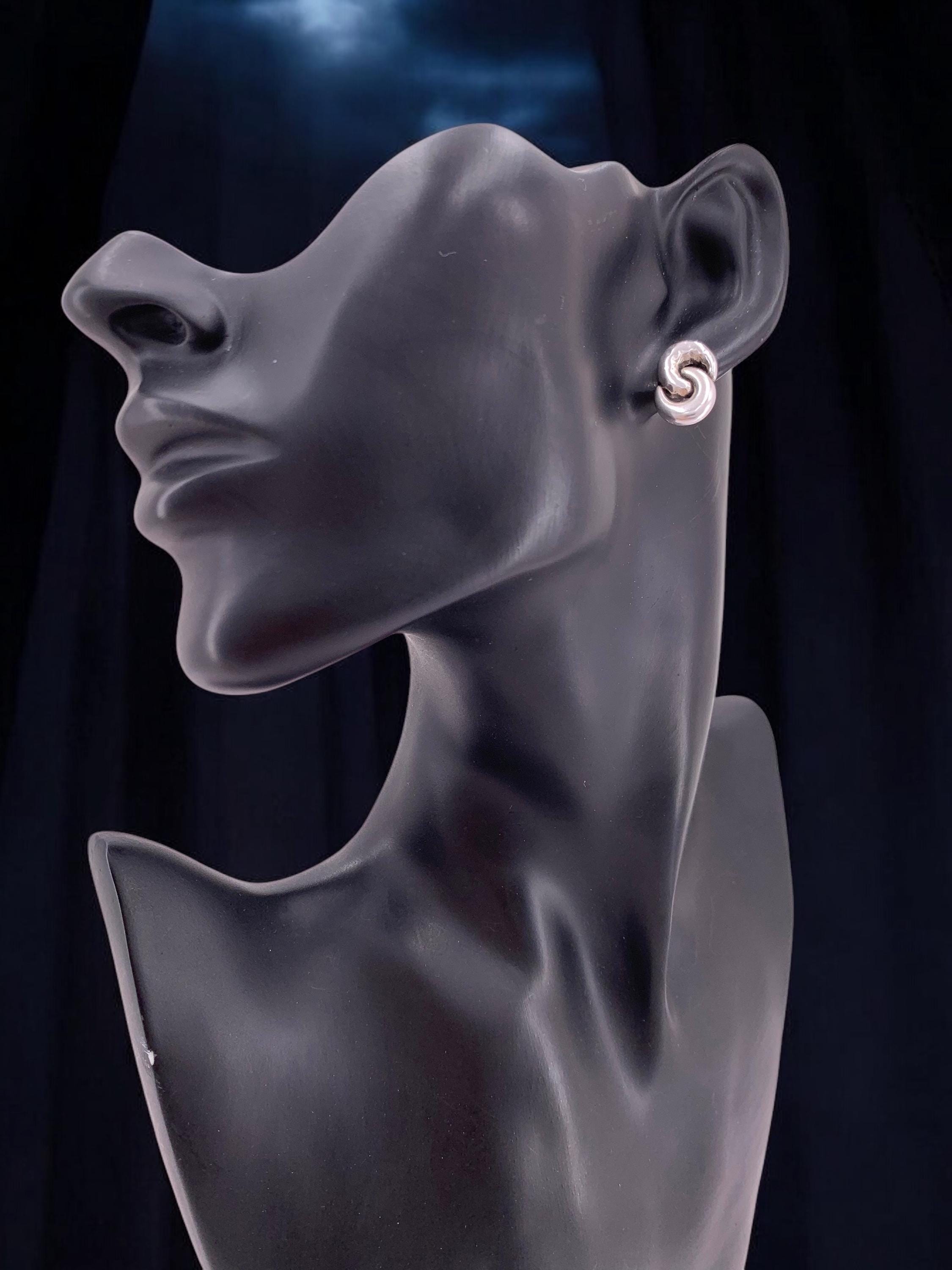 Bold silver infinity-shaped earrings, original stud design, standout bulky silver earrings, dome earrings, uno de 50 style, chunky earring