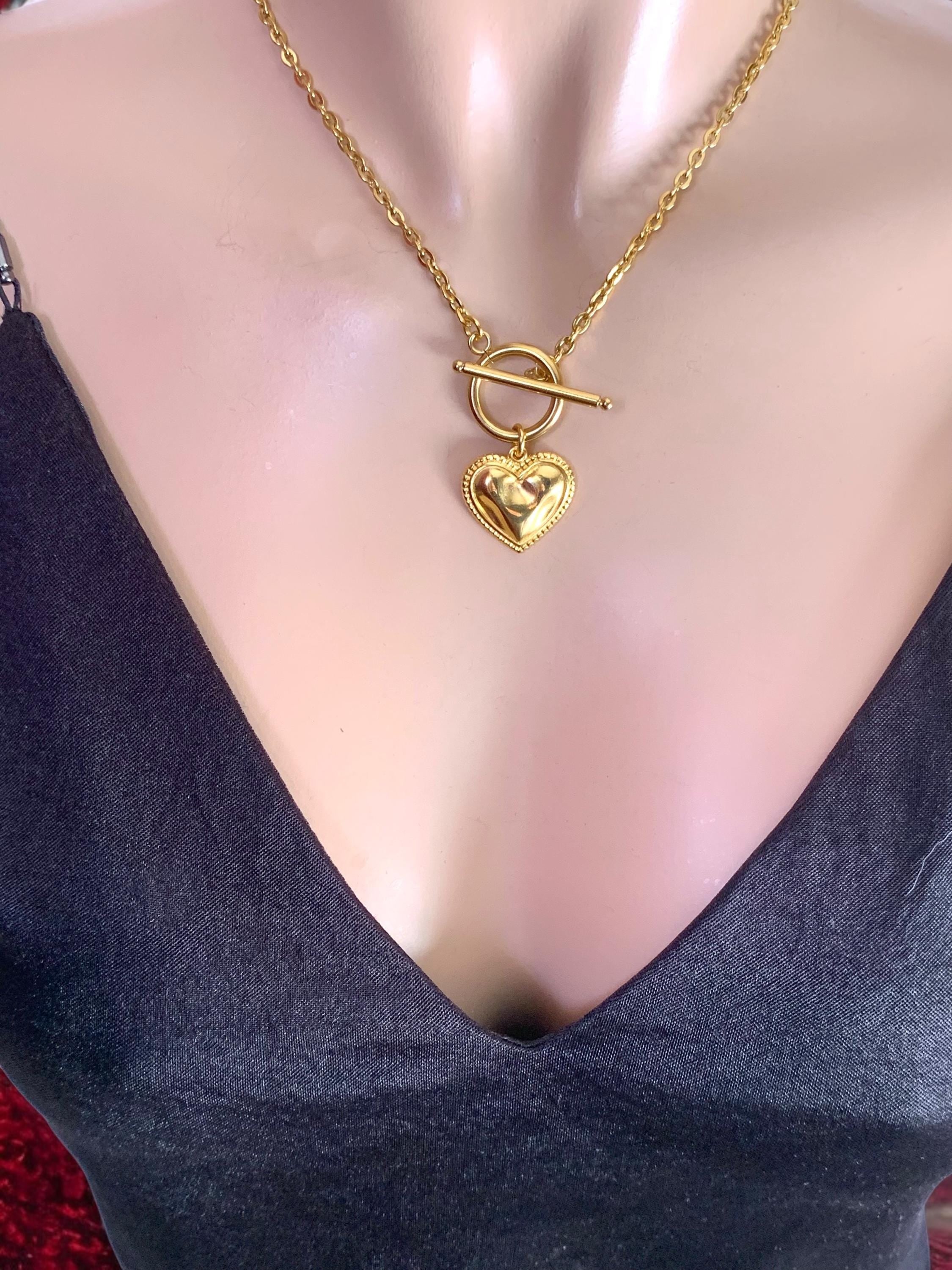 Gold hammered heart pendant toggle necklace, gold dainty necklace, bohemian necklace, gift for women, uno de 50 style, gold jewelry