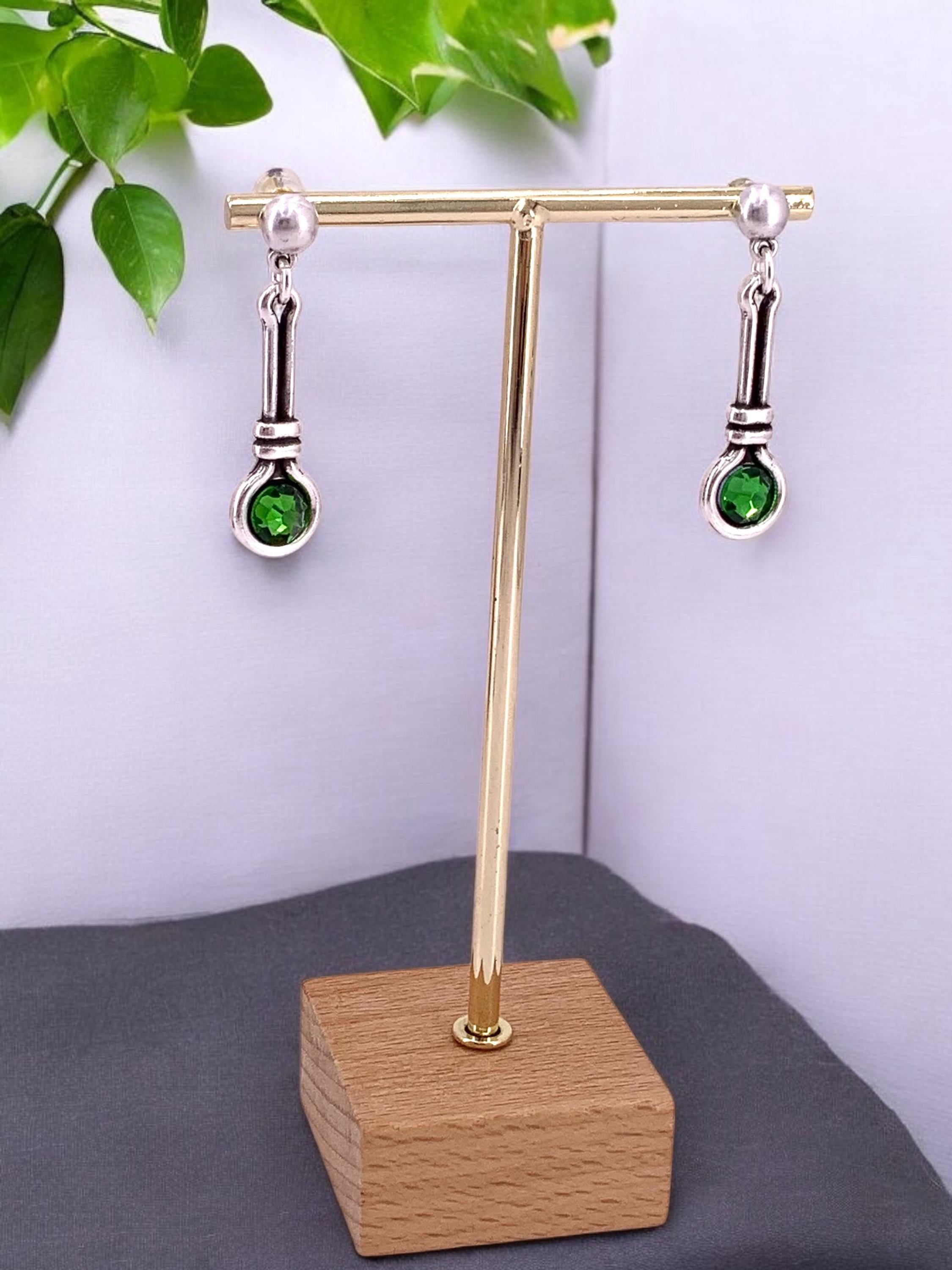 Silver dangling earrings with Swarovski crystal, stunning medium size earring, dangle earrings, uno de 50 style, valentines gift for her