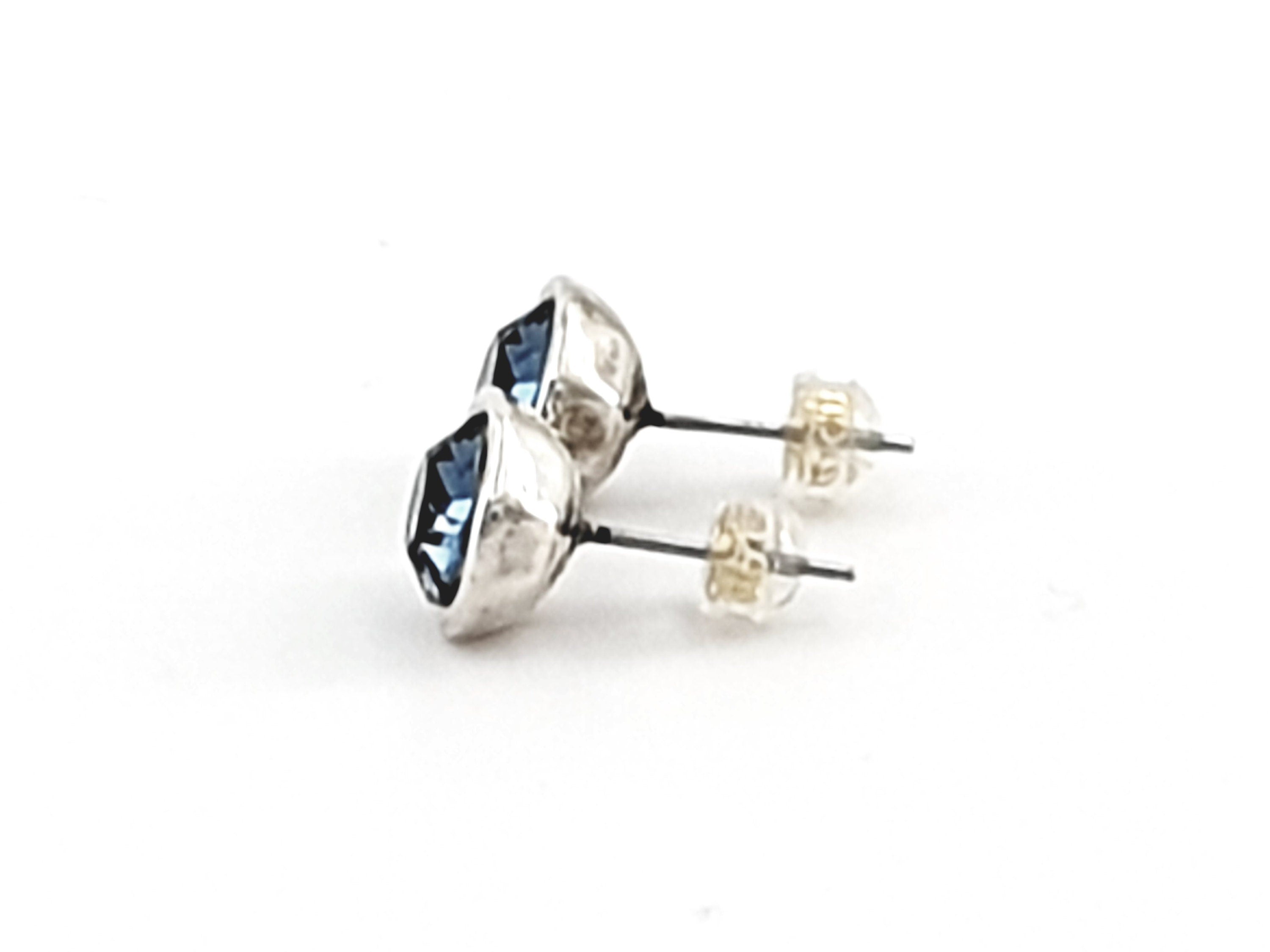 Swarovski Crystal Stud Earrings – 17 Colors Available – Silver-Plated – Sparkling Everyday & Party Jewelry - uno de 50 style - gift for her