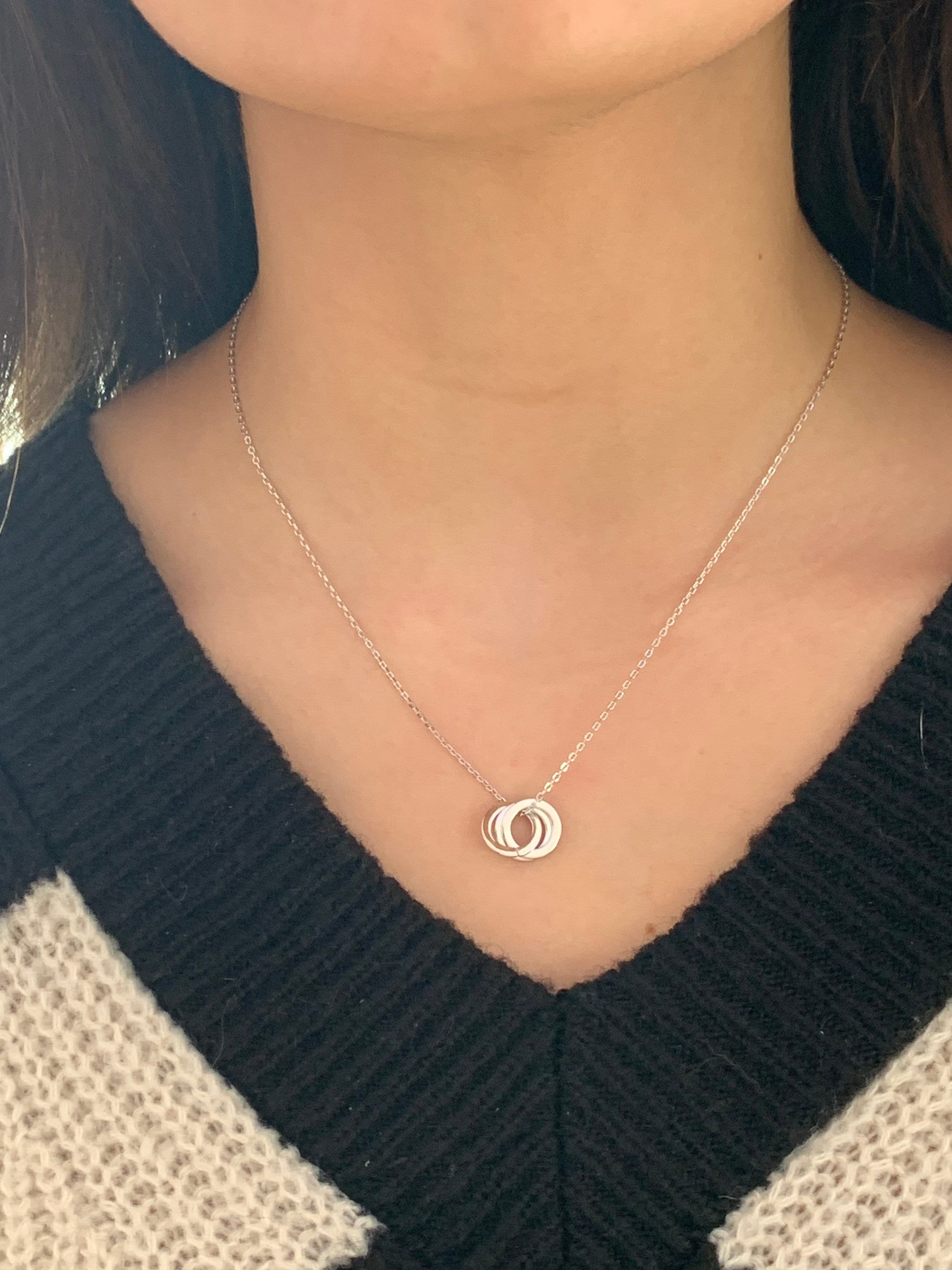 Minimalist Sterling Silver Necklace – Dainty 925 Chain with Interlocking Rings pendant – Everyday Fine Choker - 80s vintage fine choker