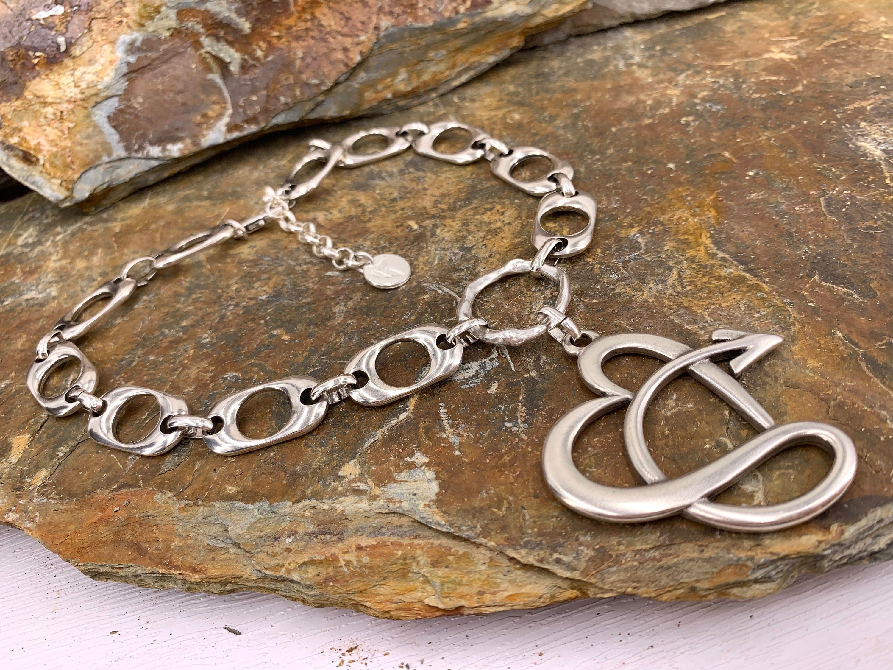 Chunky silver chain Heart Pendant Necklace – Bold Adjustable Chain with Statement Design, bold chain adjustable choker, uno de 50 style