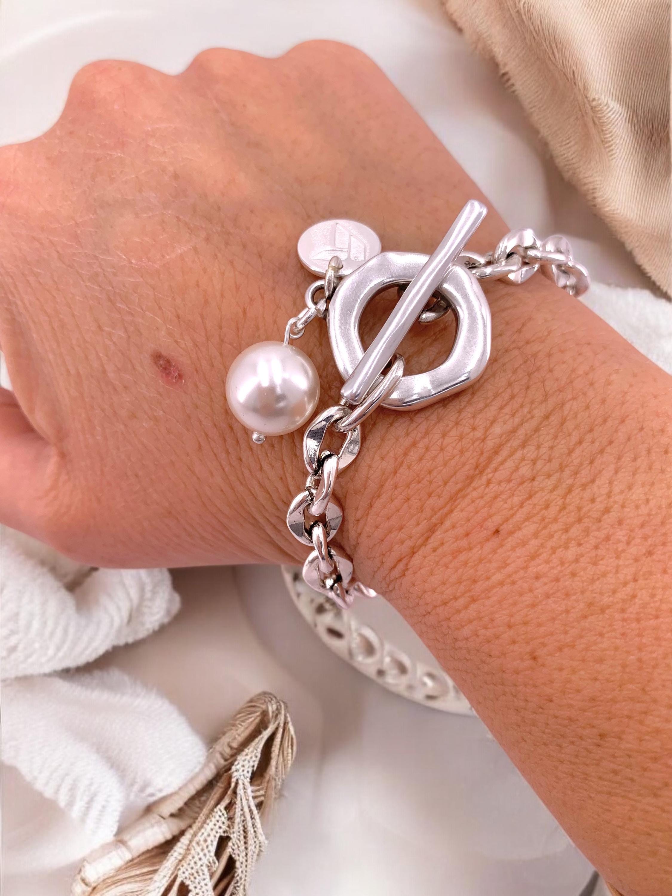 Chunky silver chain toggle bracelet with Swarovski cristal Pearl, statement thick bracelet, uno de 50 Style, bold bracelet, bulky bracelet,