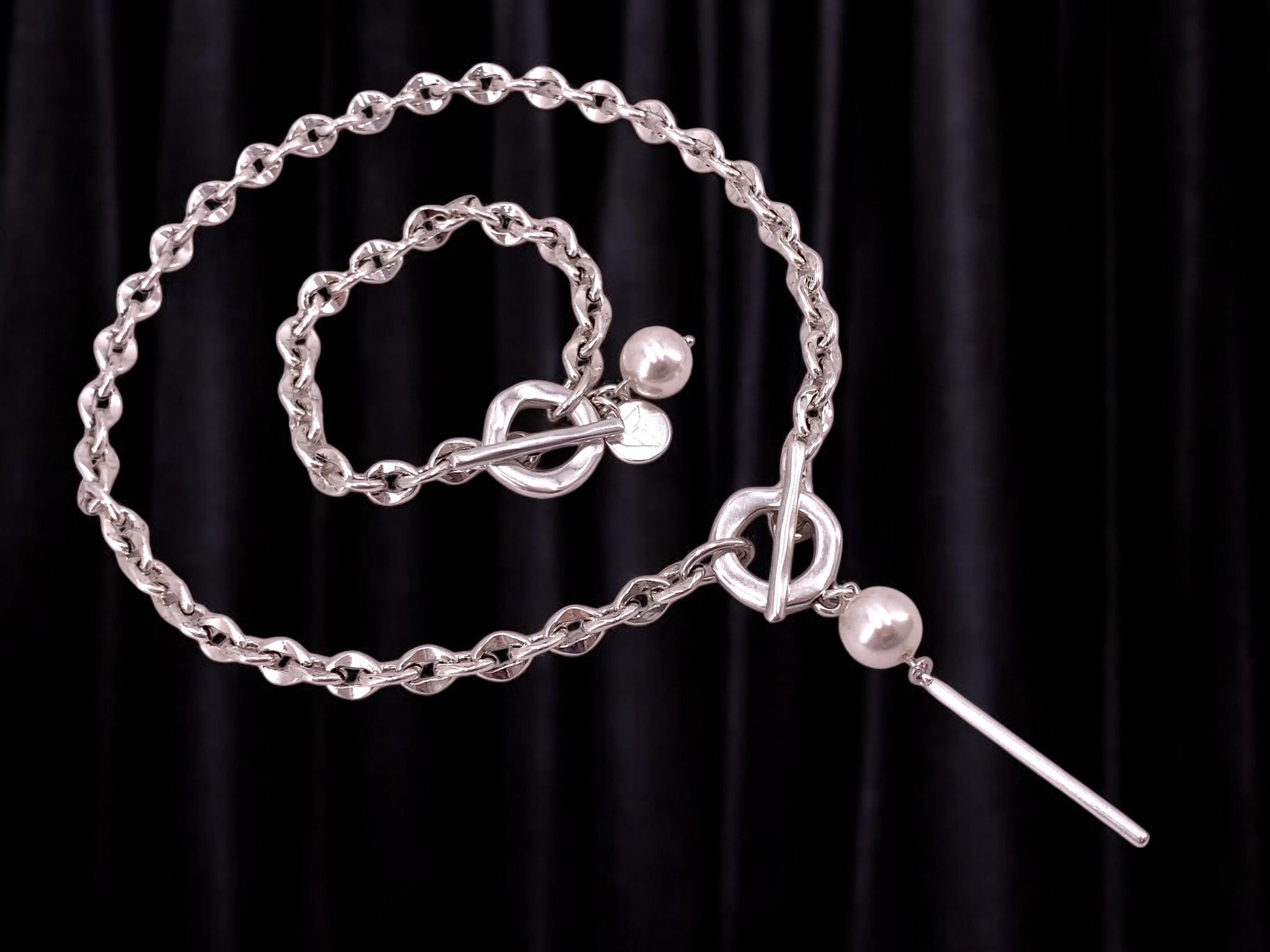 Chunky silver chain toggle bracelet with Swarovski cristal Pearl, statement thick bracelet, uno de 50 Style, bold bracelet, bulky bracelet,