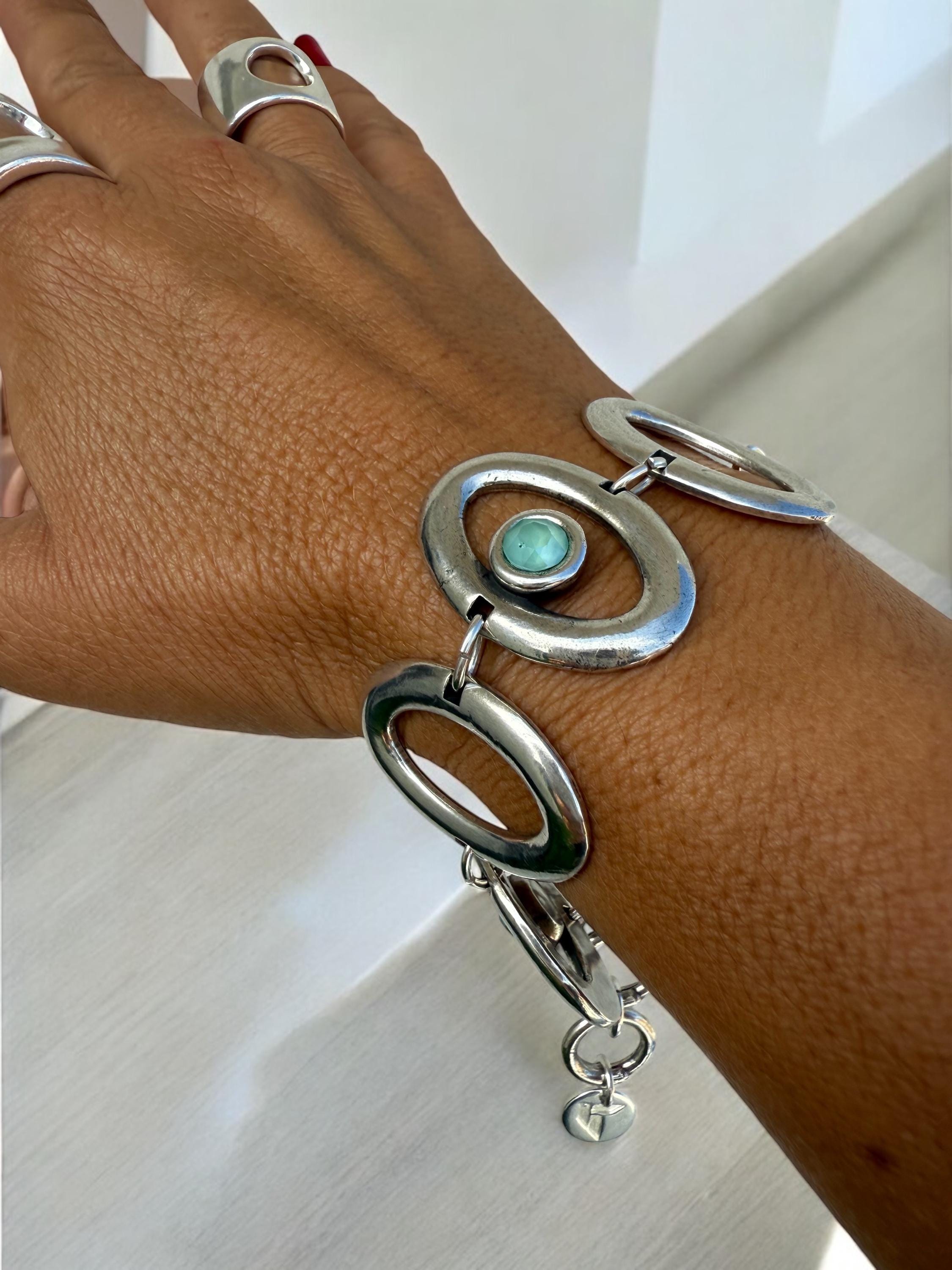 Chunky Oval-Link Bracelet with Light Teal Swarovski Crystals – Sculptural Silver-Plated Statement Jewelry – Adjustable Fit - uno de 50 style