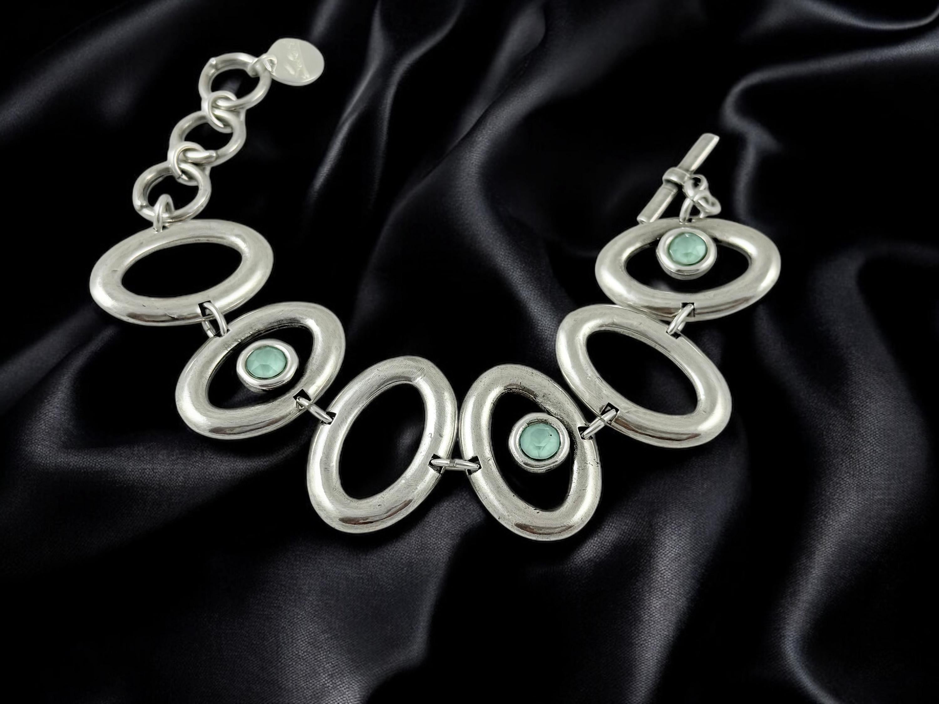 Chunky Oval-Link Bracelet with Light Teal Swarovski Crystals – Sculptural Silver-Plated Statement Jewelry – Adjustable Fit - uno de 50 style