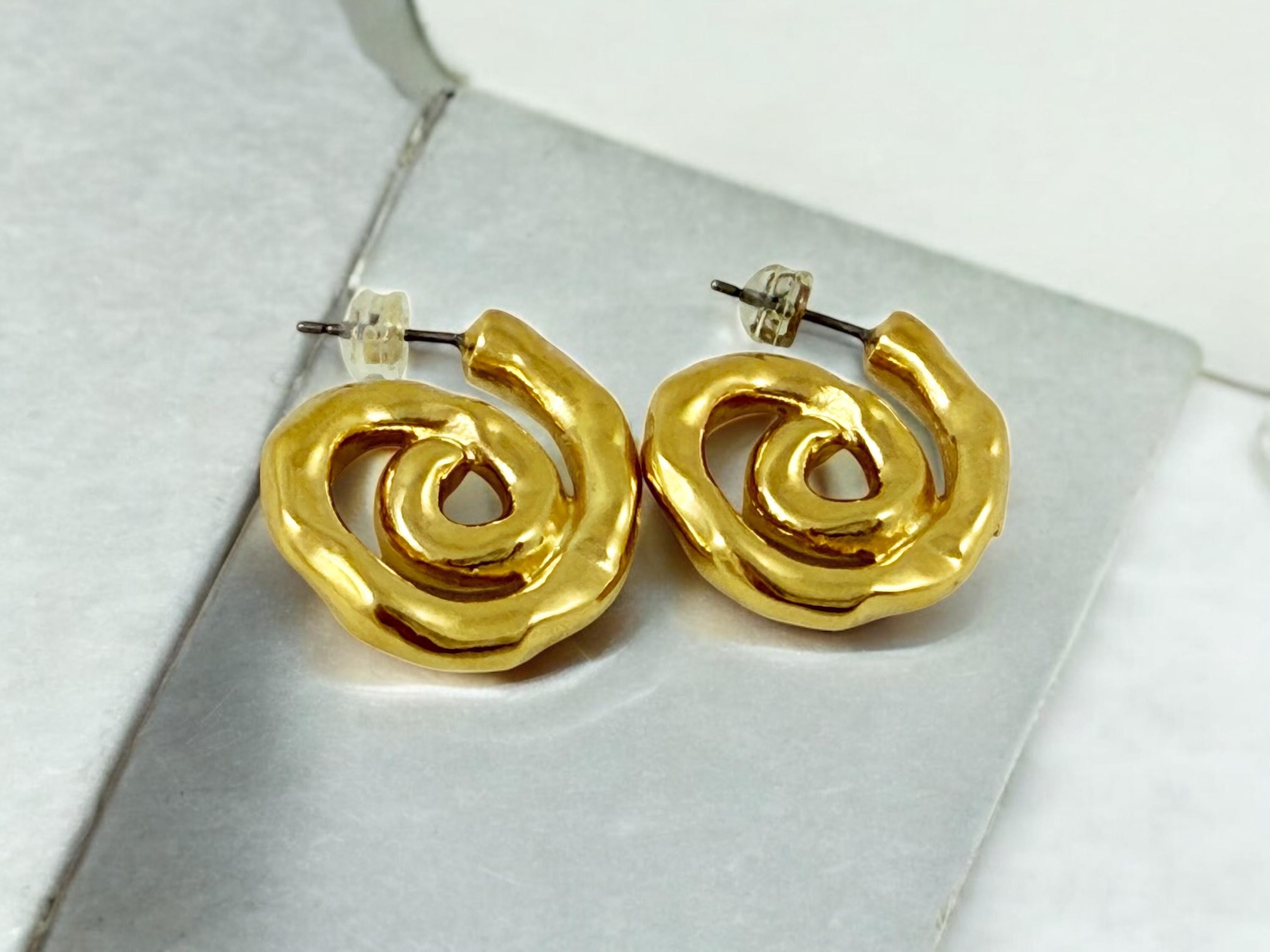 Organic Hammered Golden oversized spiral Earrings – Sculptural Statement Design in 24k Gold – Handmade Gift for Women -gold hoops -