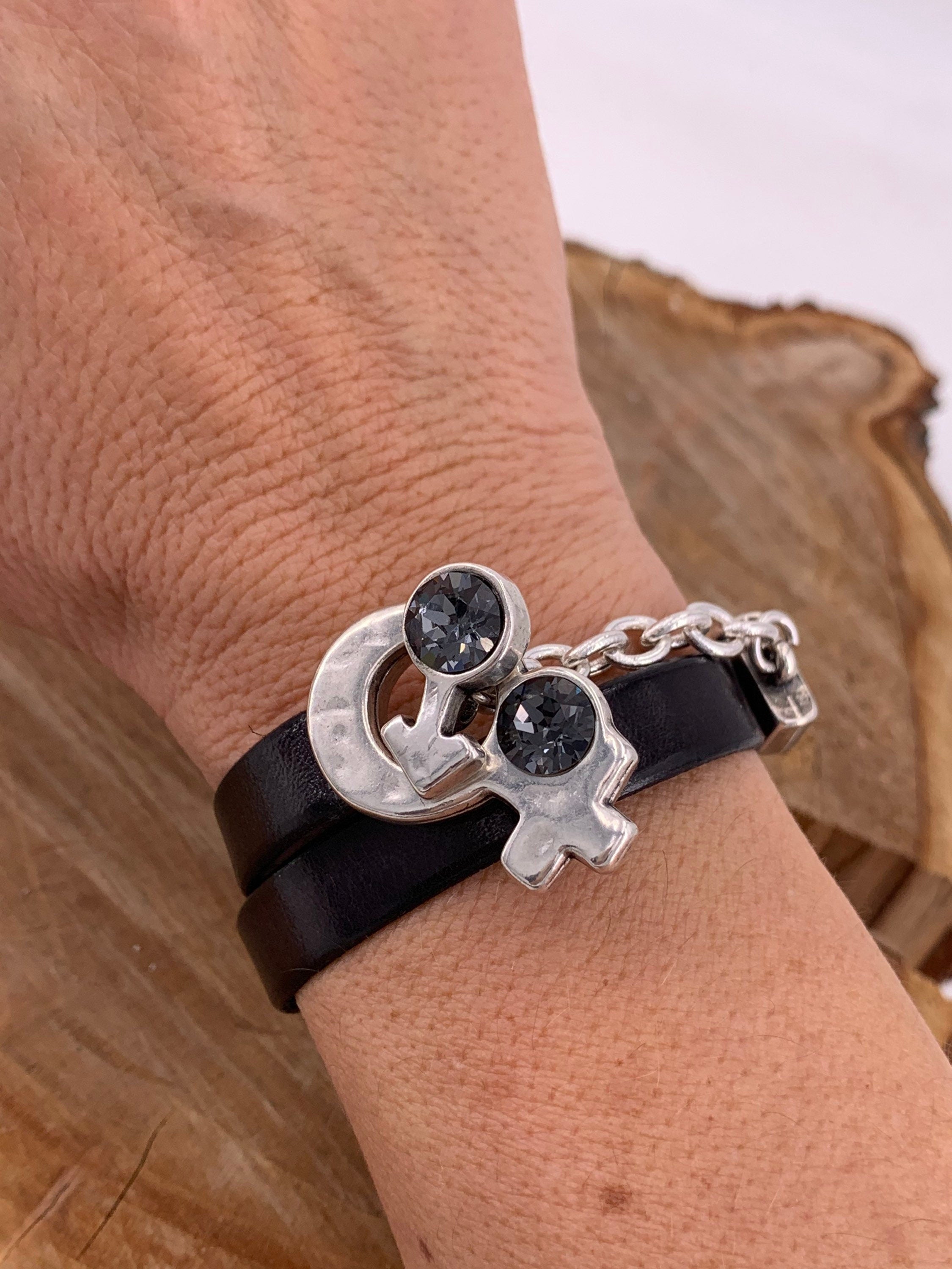 Chunky Double Wrap Leather Bracelet – Silver-Plated Chain & Swarovski Symbol toggle Clasp – Bold Layered Statement Jewelry -uno de 50 style