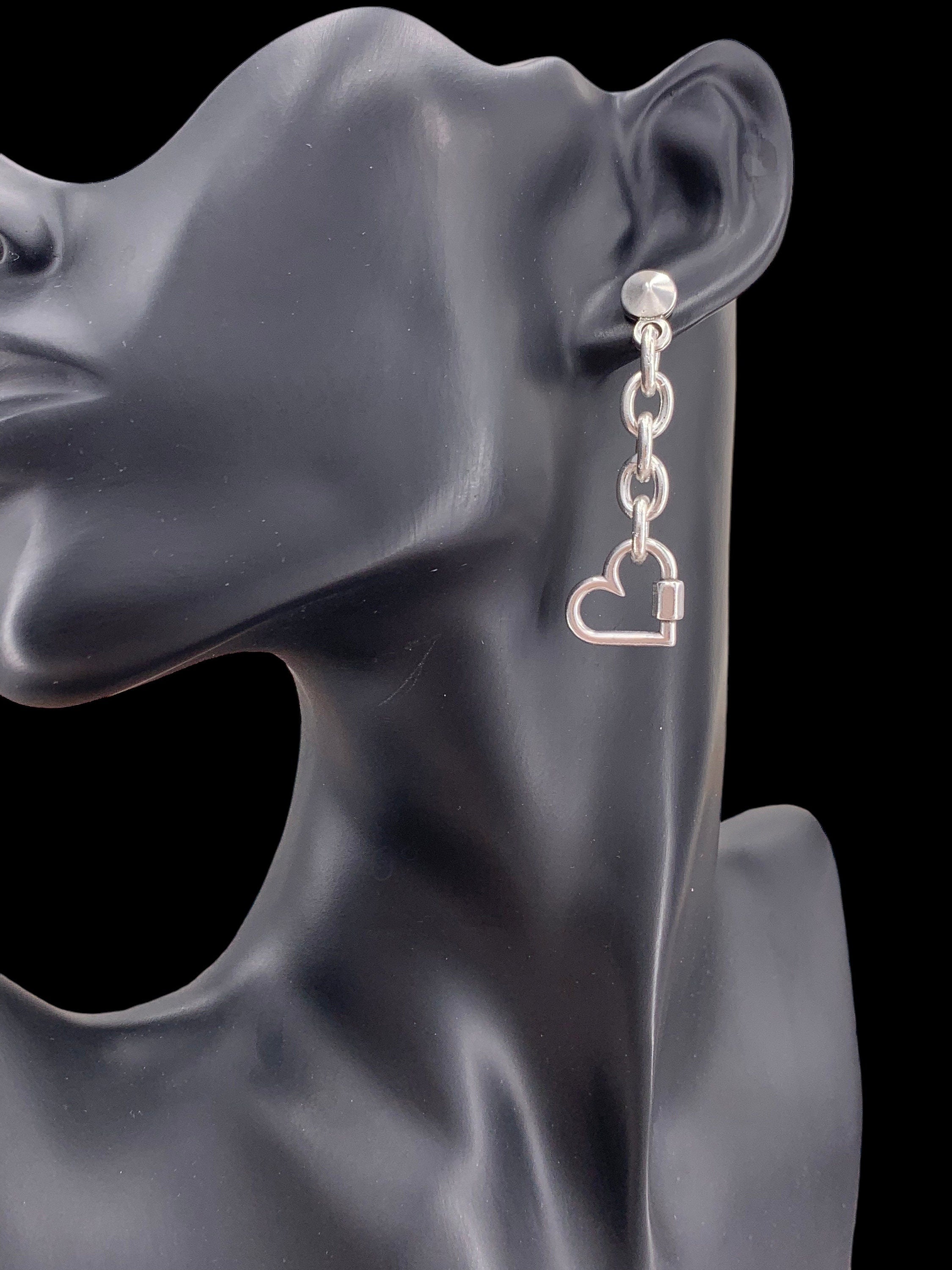 Romantic Silver Chain Earrings – Heart Charm Dangle – Modern Boho Style – Handmade Kukuri Jewelry