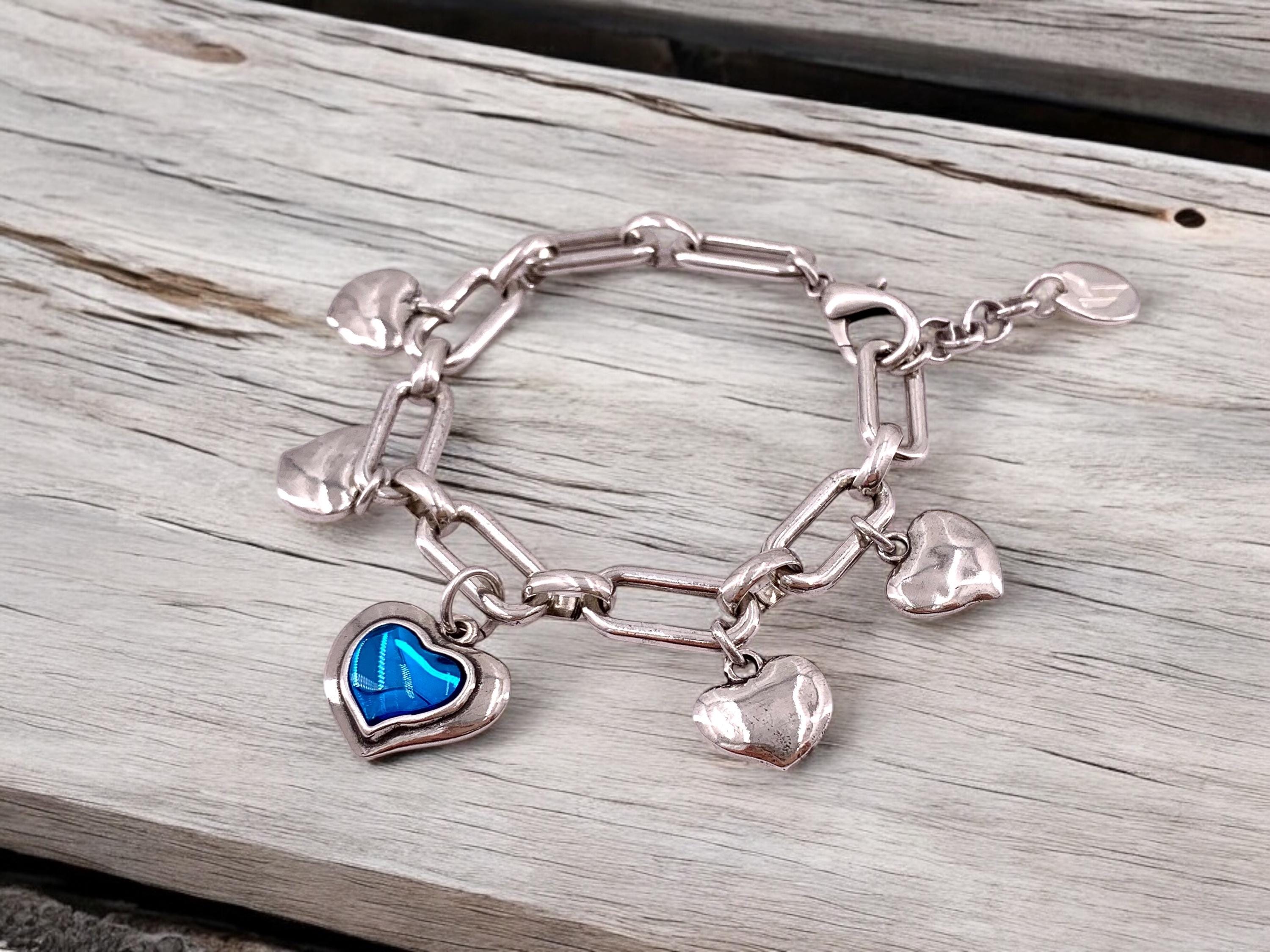 Chunky Silver Heart Charm Bracelet – Adjustable Large Link Chain with Blue Accent – Handmade Statement Jewelr, uno de 50 style, gift for her