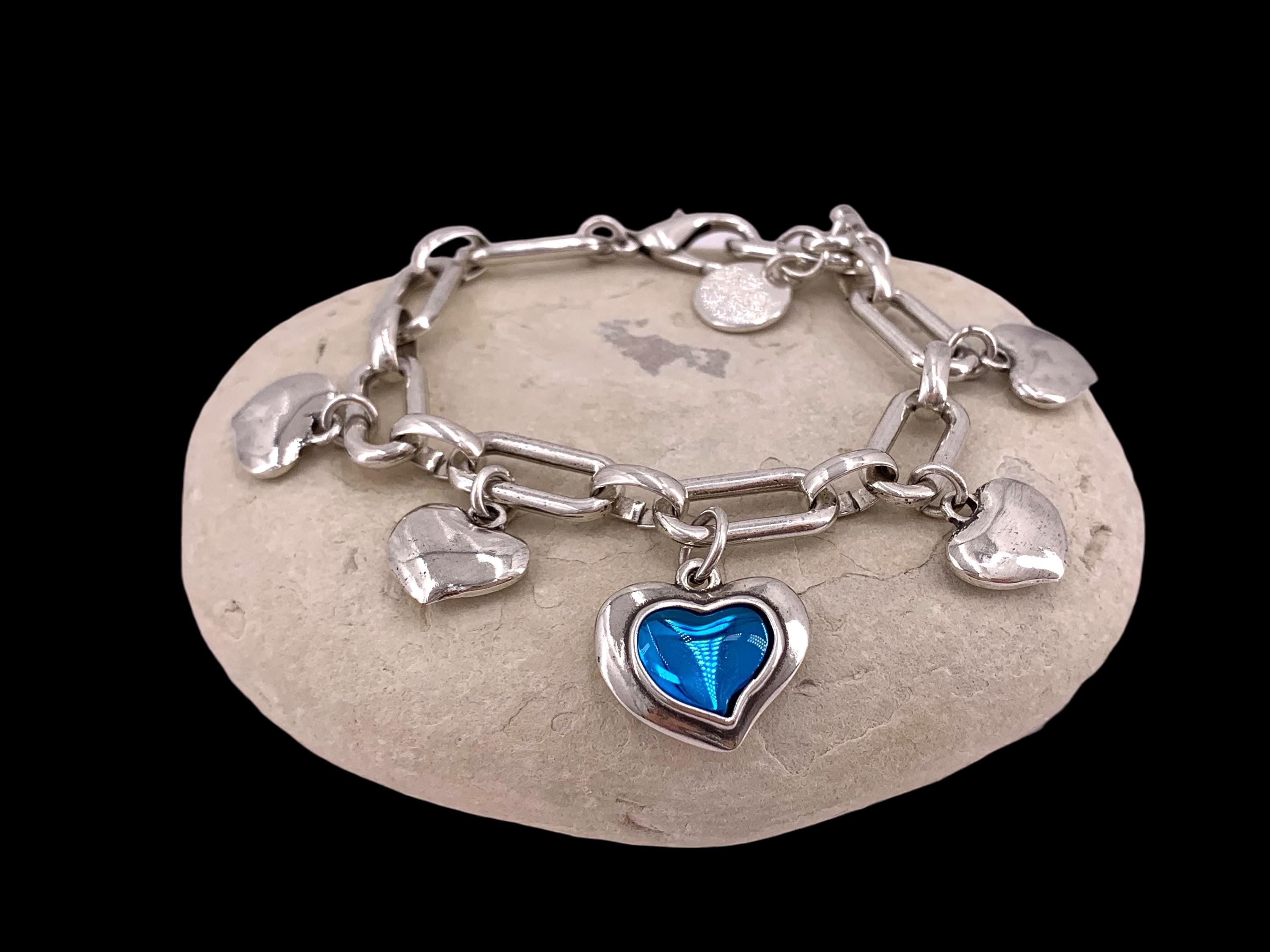Chunky Silver Heart Charm Bracelet – Adjustable Large Link Chain with Blue Accent – Handmade Statement Jewelr, uno de 50 style, gift for her