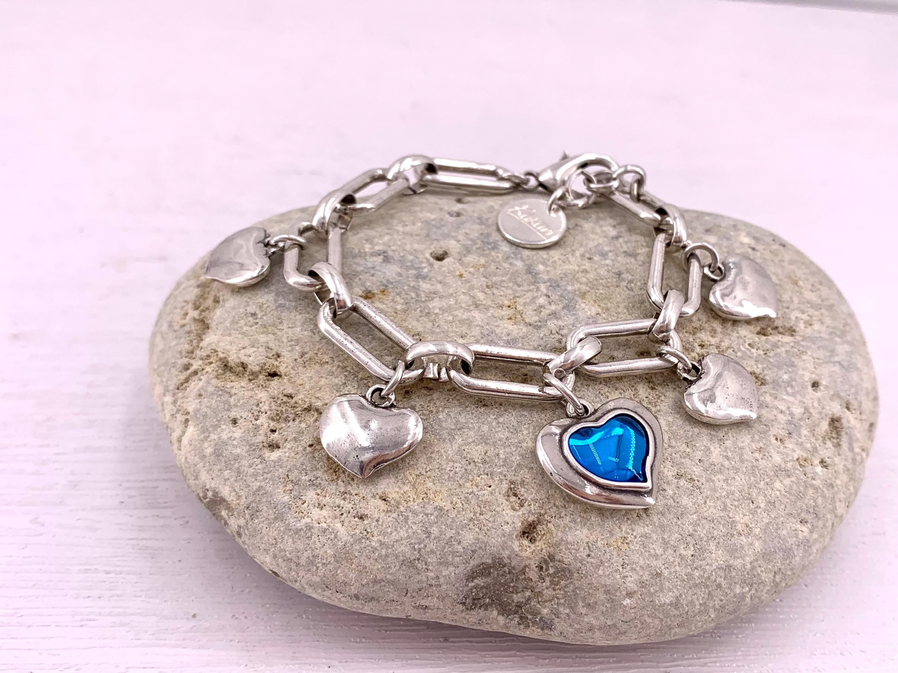 Chunky Silver Heart Charm Bracelet – Adjustable Large Link Chain with Blue Accent – Handmade Statement Jewelr, uno de 50 style, gift for her