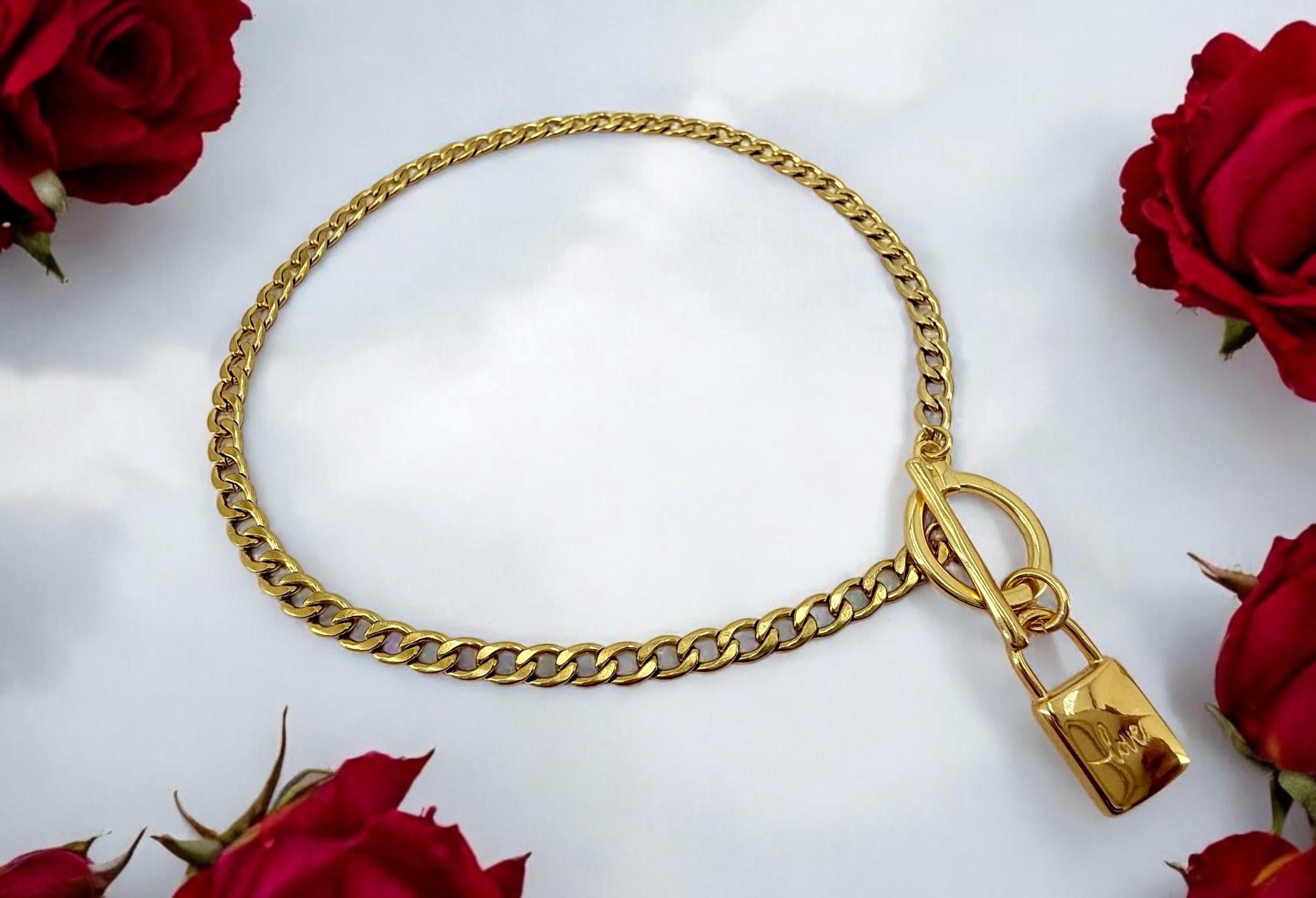 Sculptural Gold Padlock pendant chunky Choker – Cuban Stainless Steel Chain with 24k Gold-Plated Toggle Clasp – Handmade Statement Necklace