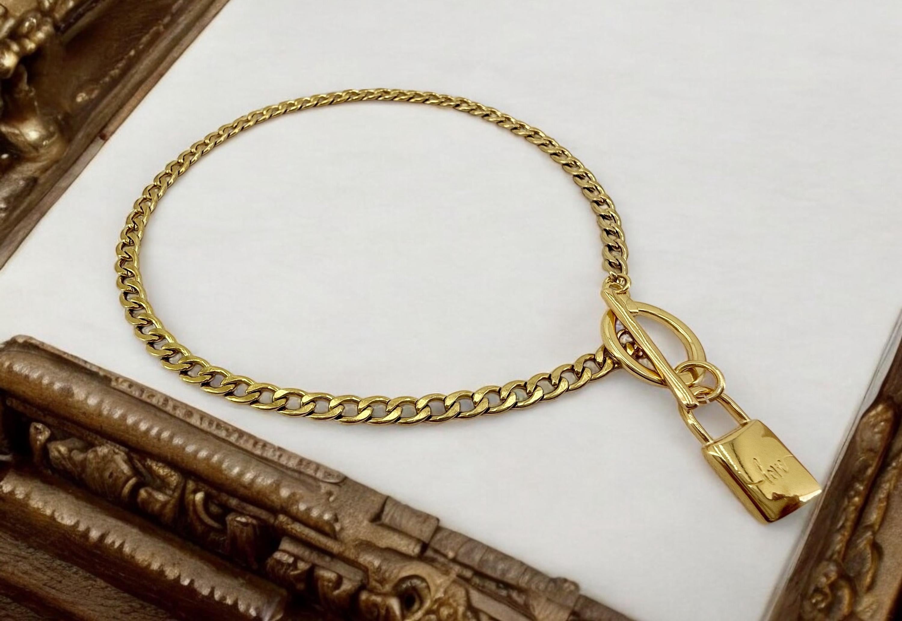 Sculptural Gold Padlock pendant chunky Choker – Cuban Stainless Steel Chain with 24k Gold-Plated Toggle Clasp – Handmade Statement Necklace