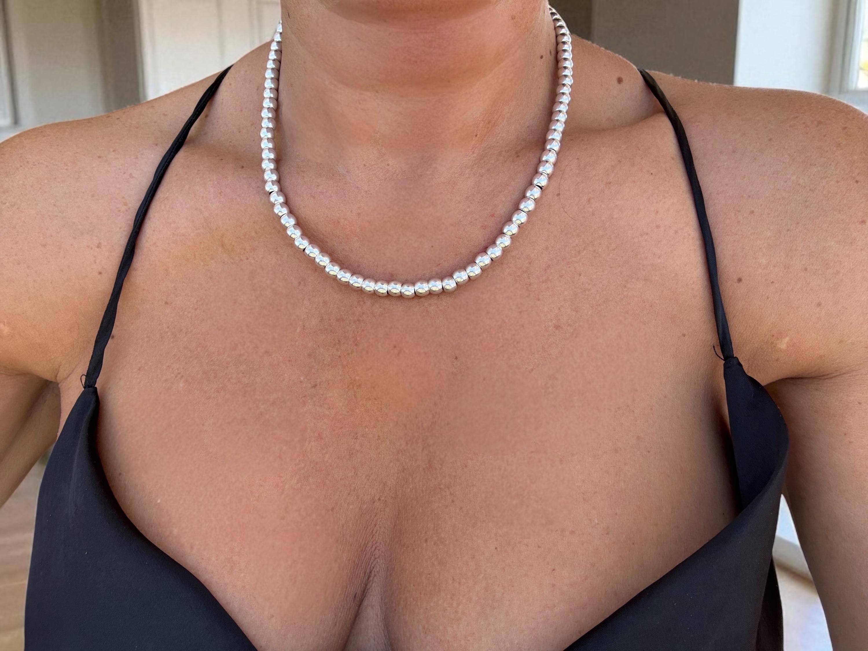 Heavyweight Silver Beaded Necklace – Chunky Zamak Choker with Vintage Boho Style – Handmade Gift for Women - uno de 50 style