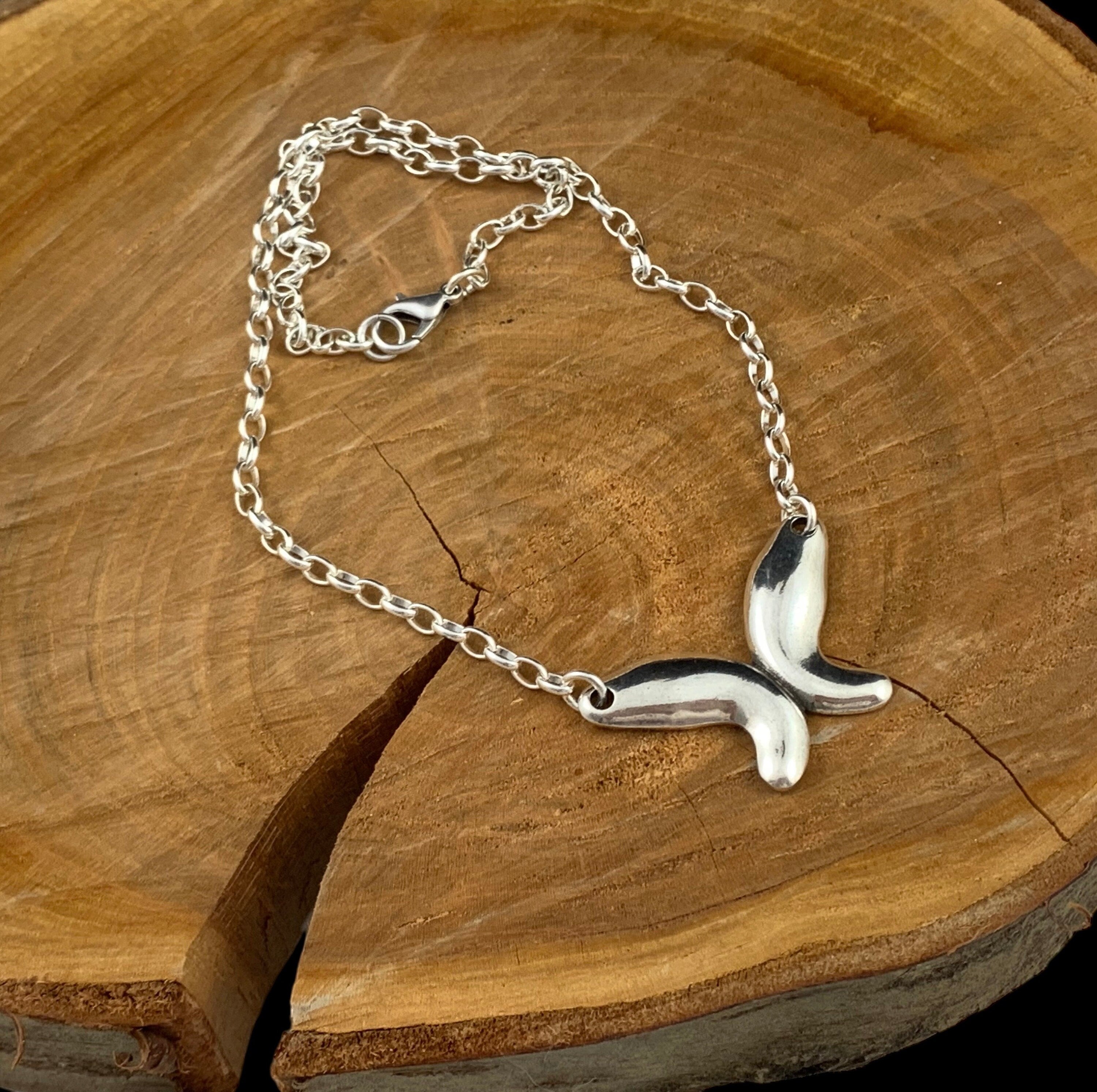 Butterfly Pendant Necklace – Delicate Silver Chain with Sculptural Charm – Handmade Gift for Women - uno de 50 style
