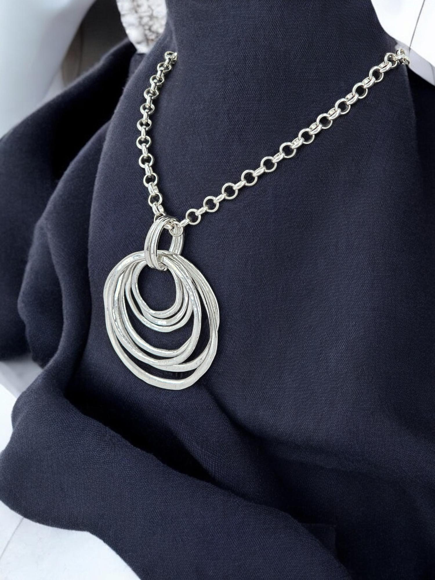Bold Multi-Ring Pendant Necklace – Chunky Rolo Chain with Unique Silver Links – Statement Jewelry- gift for women - Scultural necklace