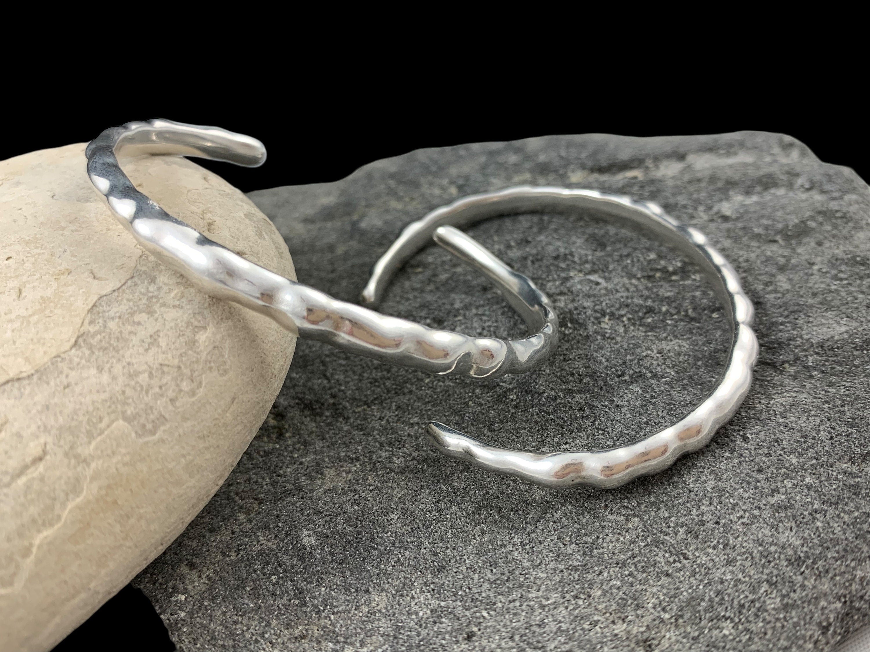 Silver hammered cuff unisex bracelet, vintage open bangle, chunky row open bangle, silver rigid bracelet, 80’s cuff bracelet