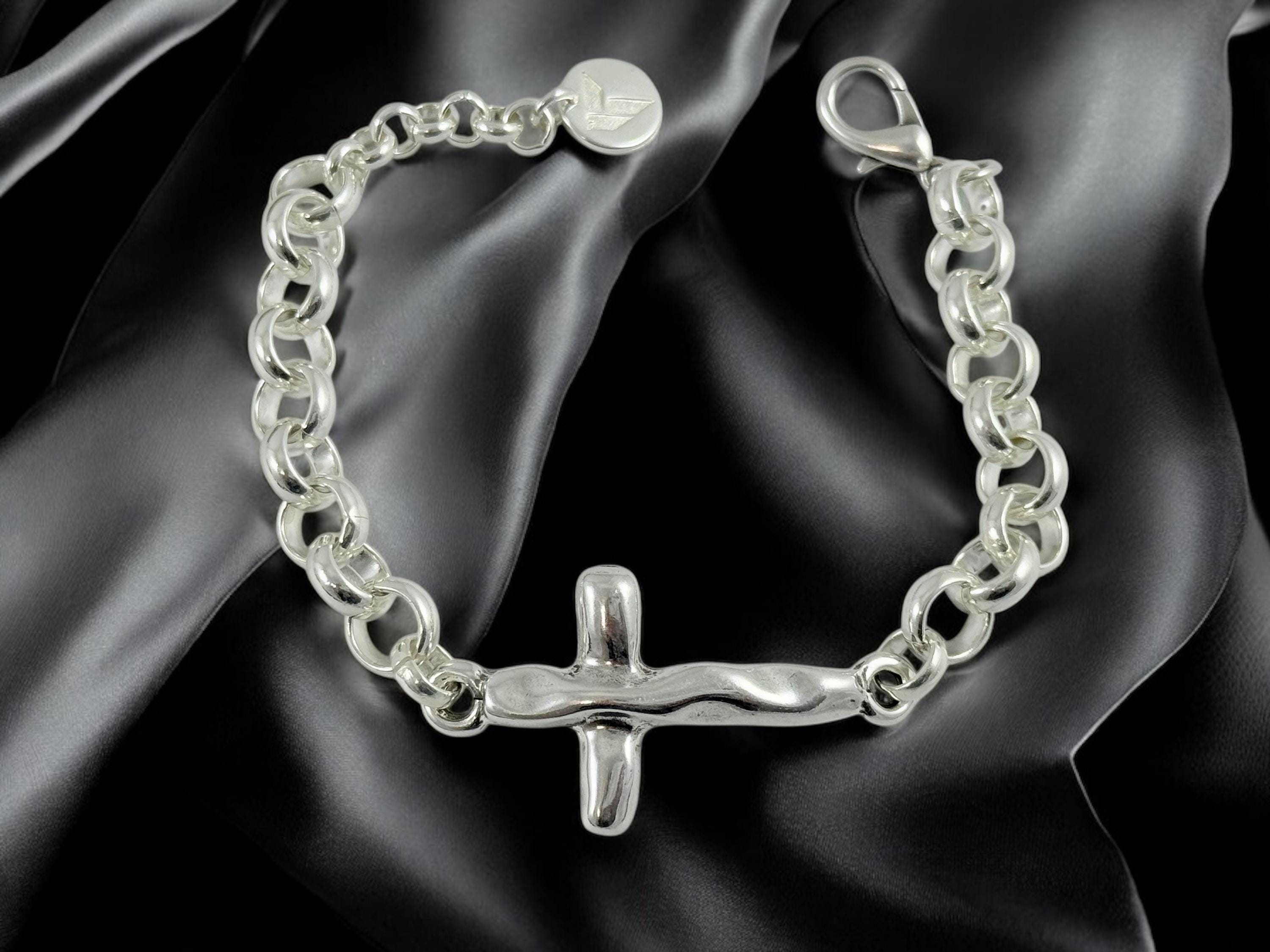 Chunky Silver chain bracelet with hammered cross, bold link rolo bracelet, heavyweight chain bracelet, voluminous bracelet, uno de 50 style