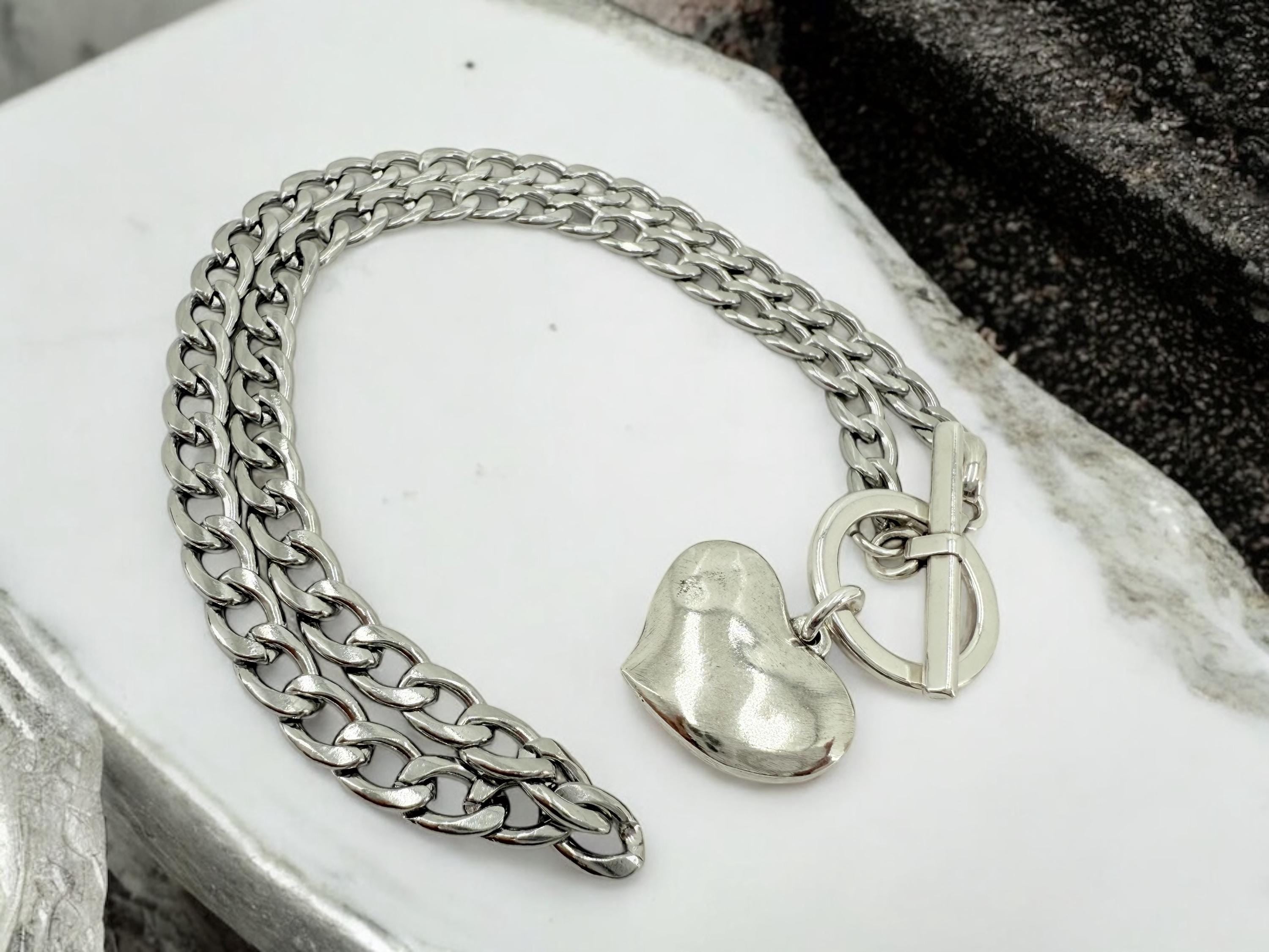 Sculptural Heart Choker – Chunky Stainless Steel Chain with Toggle Clasp – Romantic Brutalist Statement Necklace, uno de 50 style