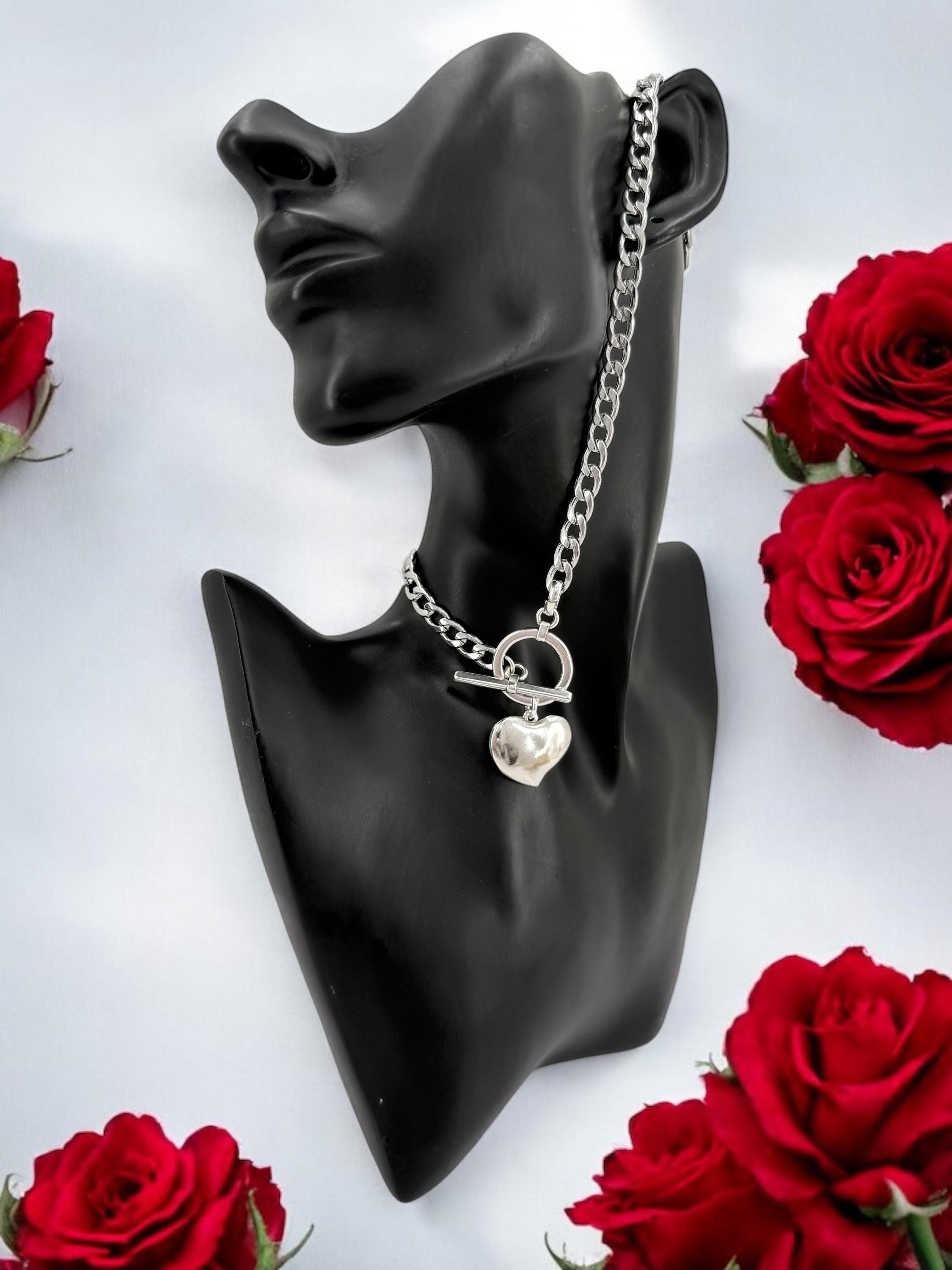 Sculptural Heart Choker – Chunky Stainless Steel Chain with Toggle Clasp – Romantic Brutalist Statement Necklace, uno de 50 style