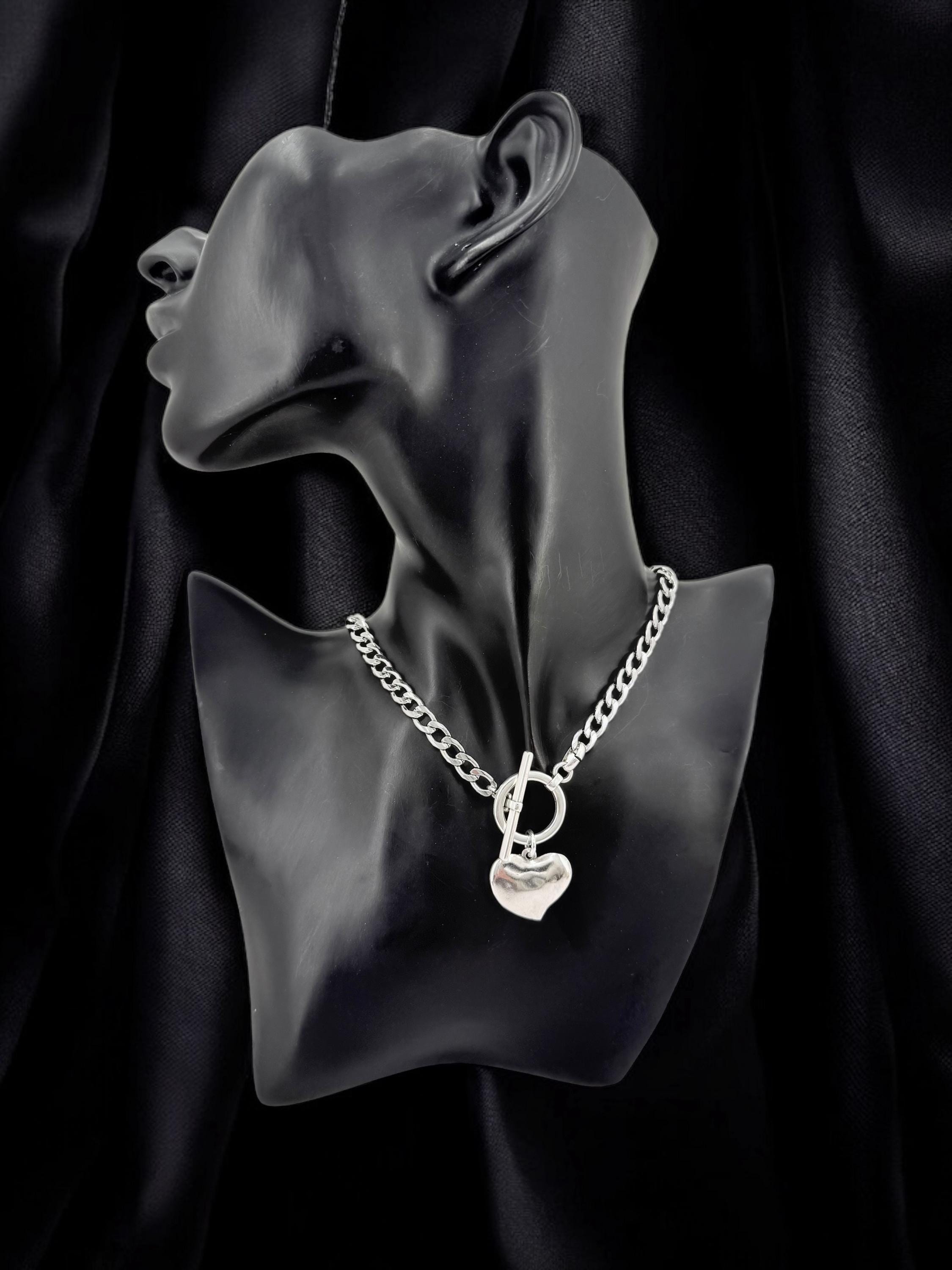 Sculptural Heart Choker – Chunky Stainless Steel Chain with Toggle Clasp – Romantic Brutalist Statement Necklace, uno de 50 style