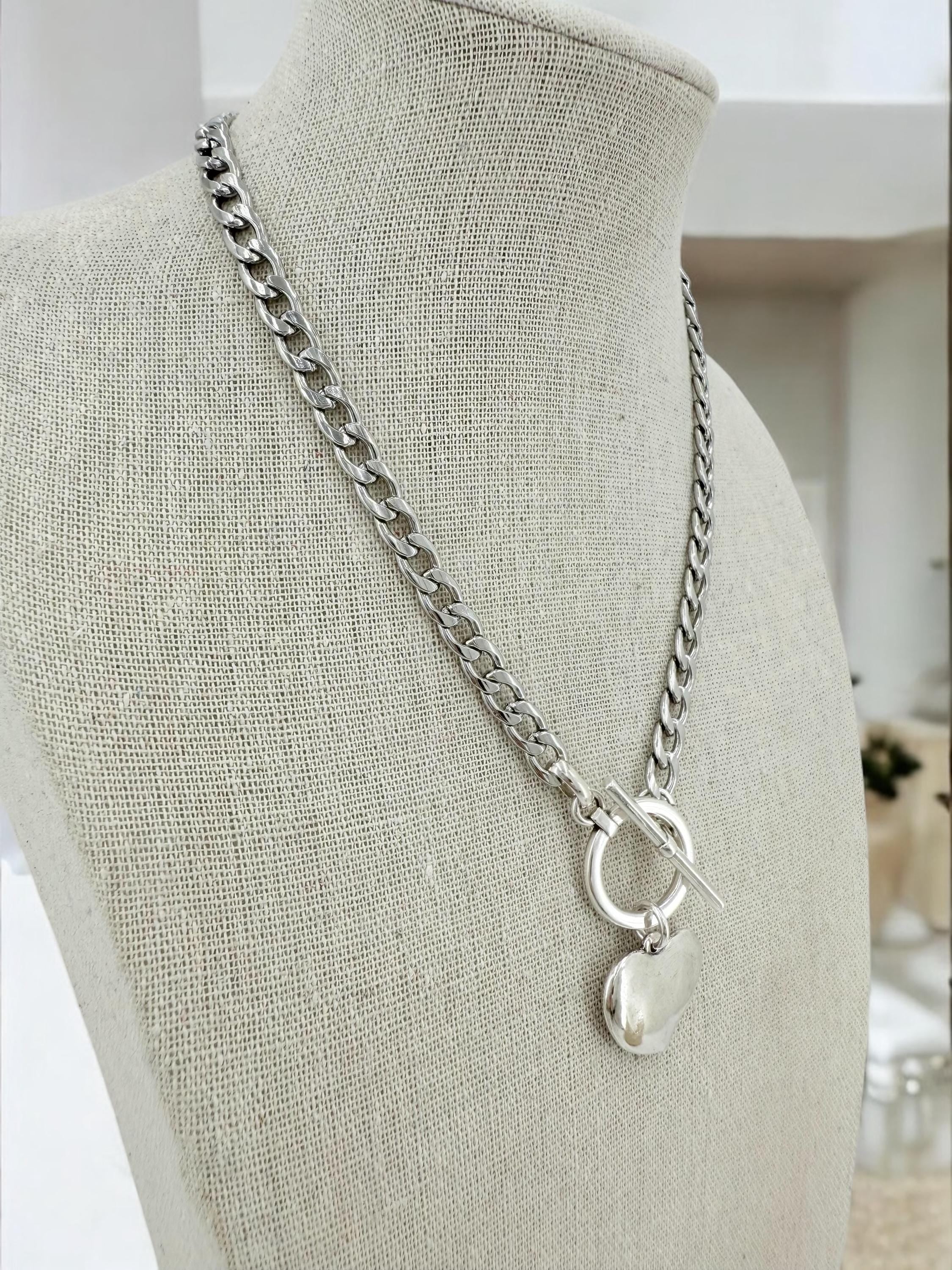 Sculptural Heart Choker – Chunky Stainless Steel Chain with Toggle Clasp – Romantic Brutalist Statement Necklace, uno de 50 style