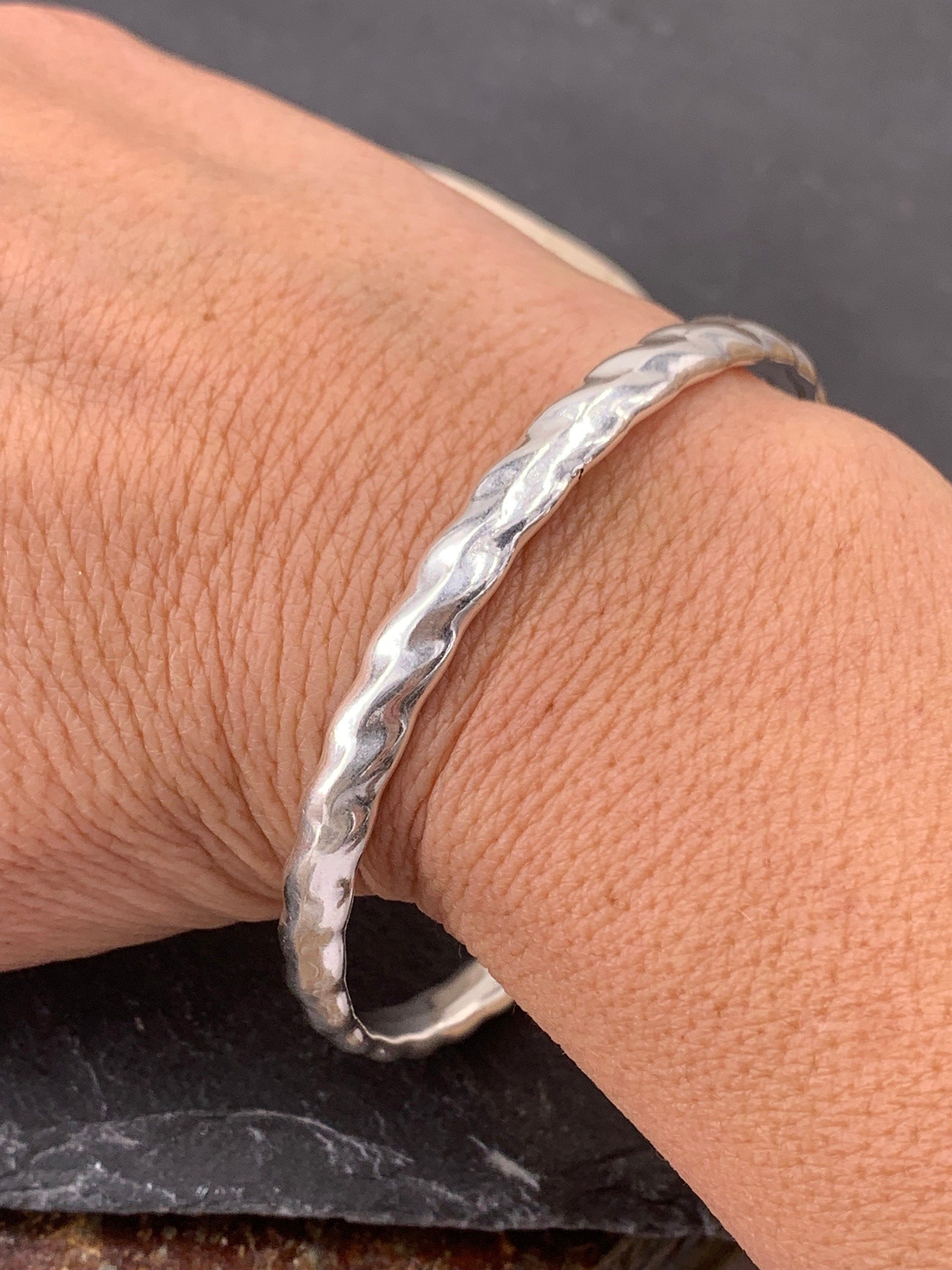 Set of 4 bangle bracelets. Silver bangle bracelet, rigid silver bracelet, hammered bracelet, engraved bangle, gift for women, cuff bracelet