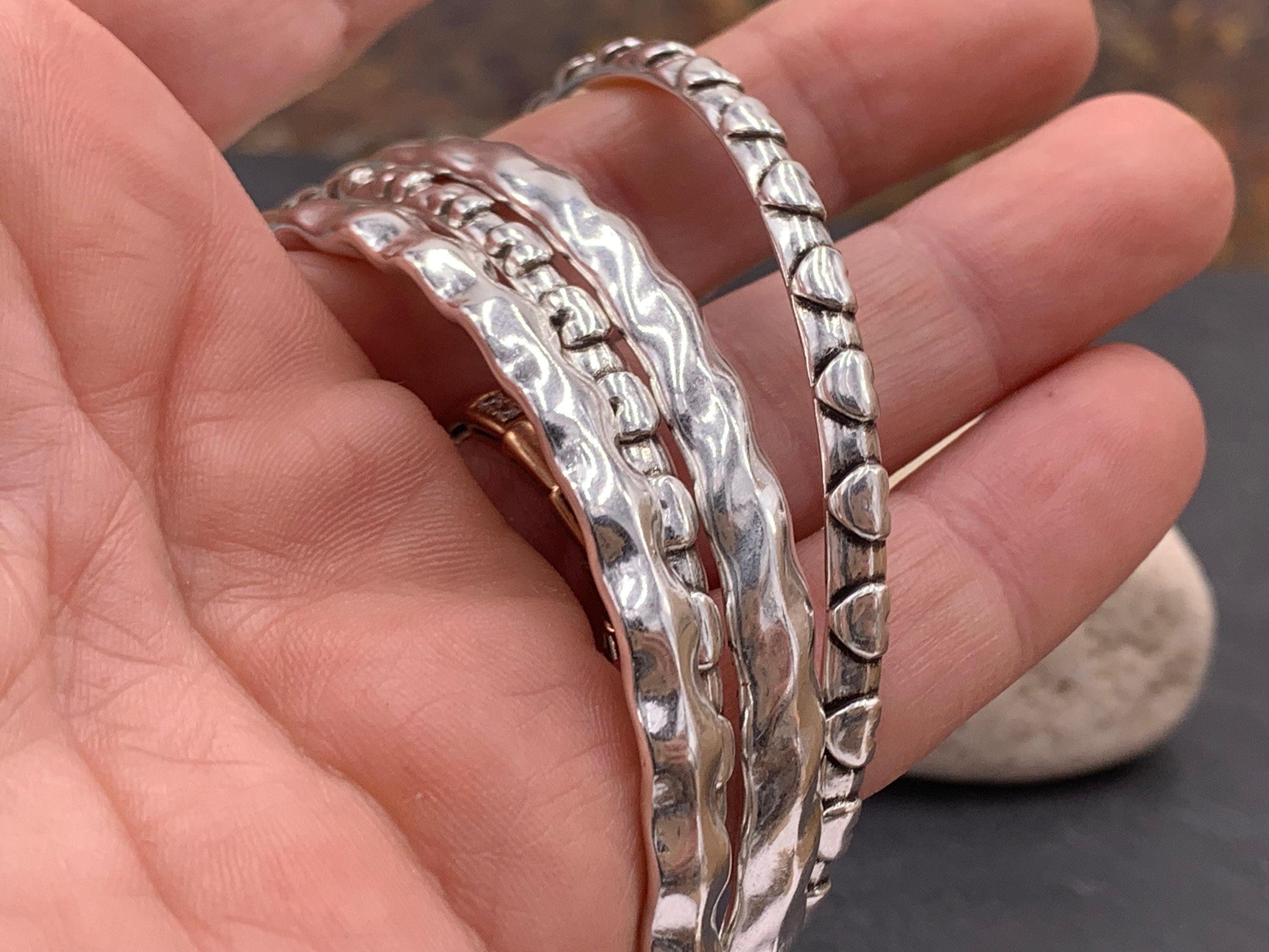Set of 4 bangle bracelets. Silver bangle bracelet, rigid silver bracelet, hammered bracelet, engraved bangle, gift for women, cuff bracelet