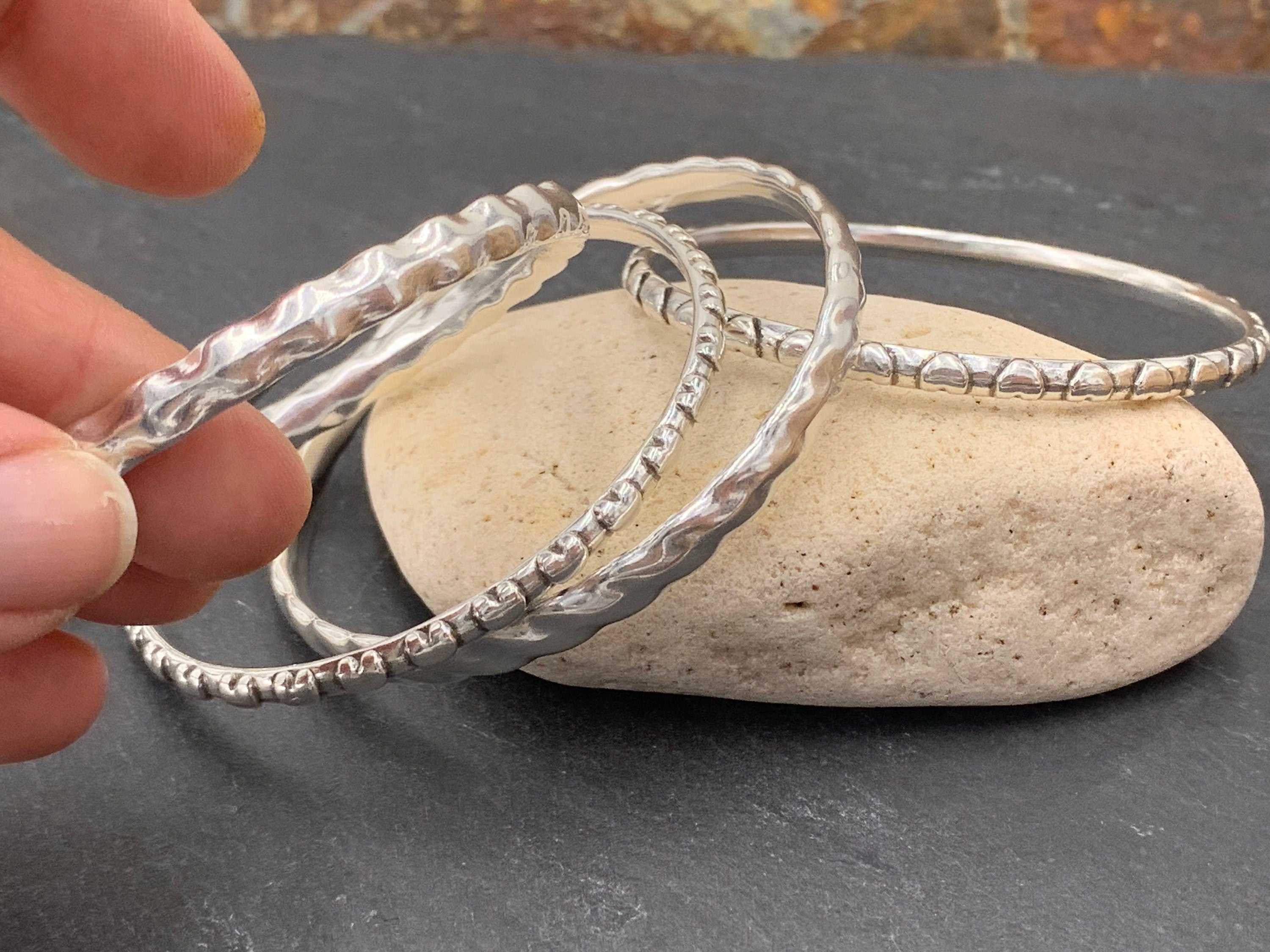 Set of 4 bangle bracelets. Silver bangle bracelet, rigid silver bracelet, hammered bracelet, engraved bangle, gift for women, cuff bracelet