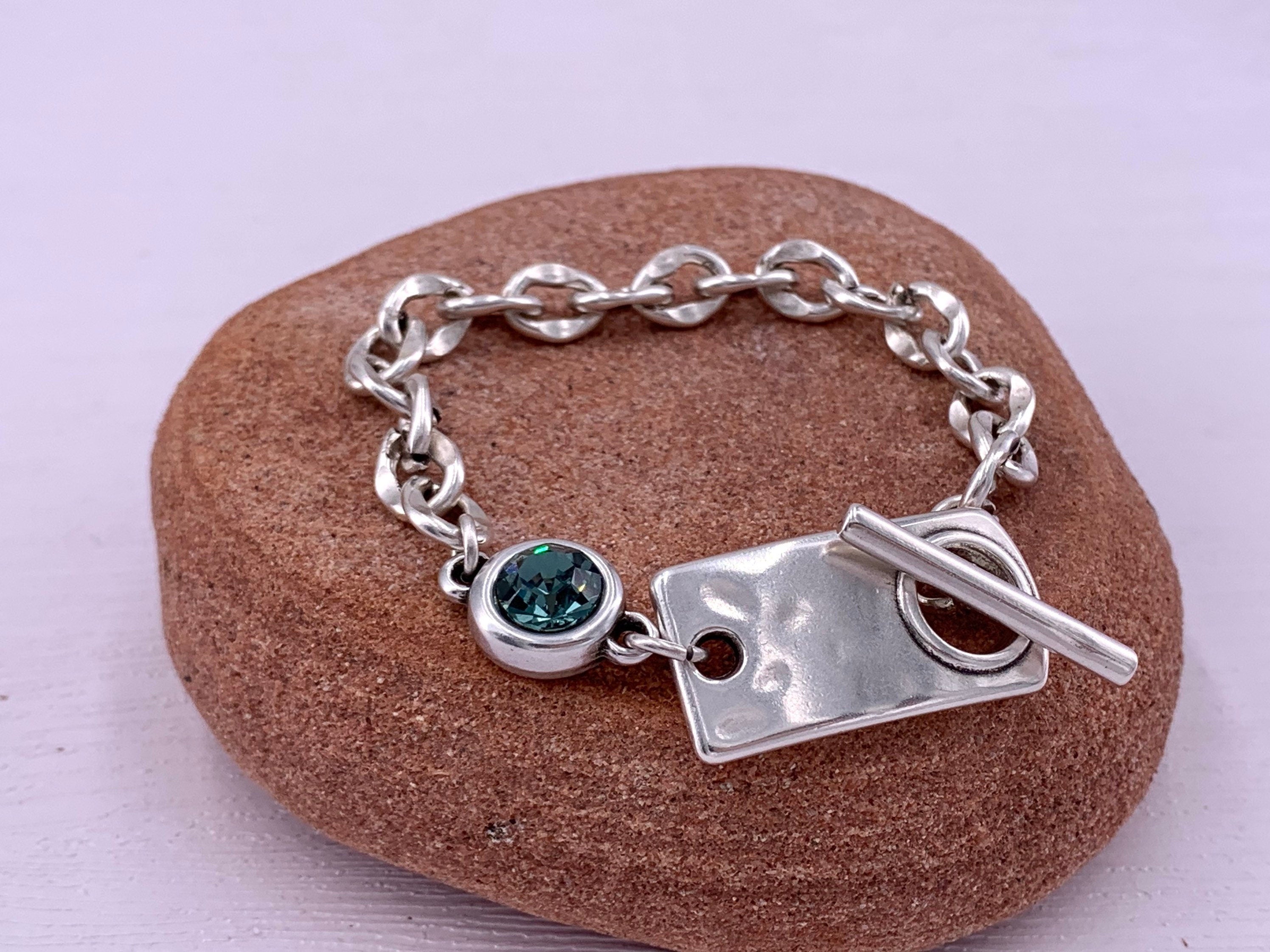 Chunky Silver Chain Bracelet with Swarovski Crystal – Bold Custom Design with Toggle Clasp – Handmade Gift for Women, uno de 50 inspired