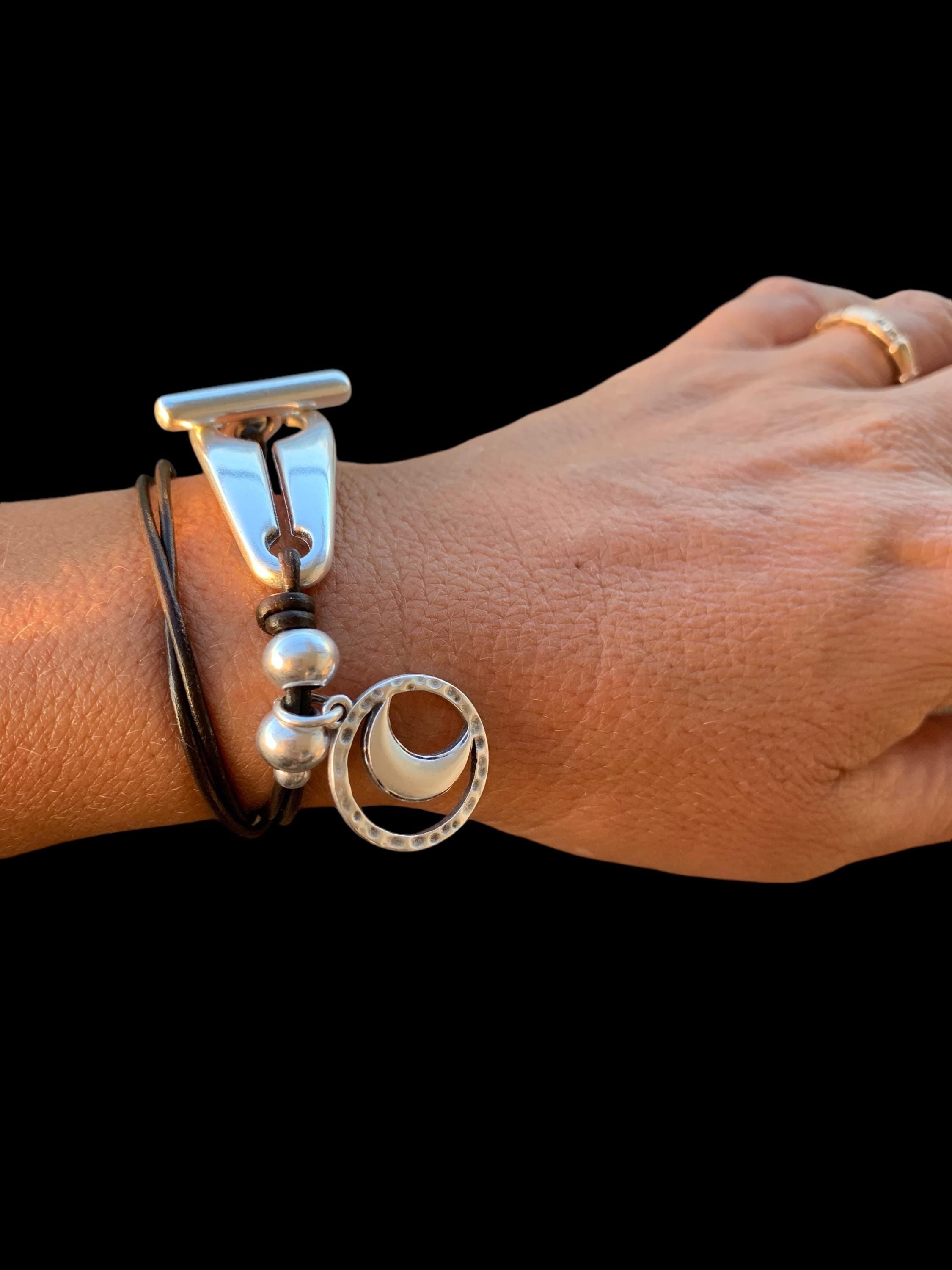 Boho Leather Wrap Bracelet – Moon Charm & Silver Beads – Chunky Tribal Style – Toggle Clasp – Handmade Gift for Her, uno de 59 style