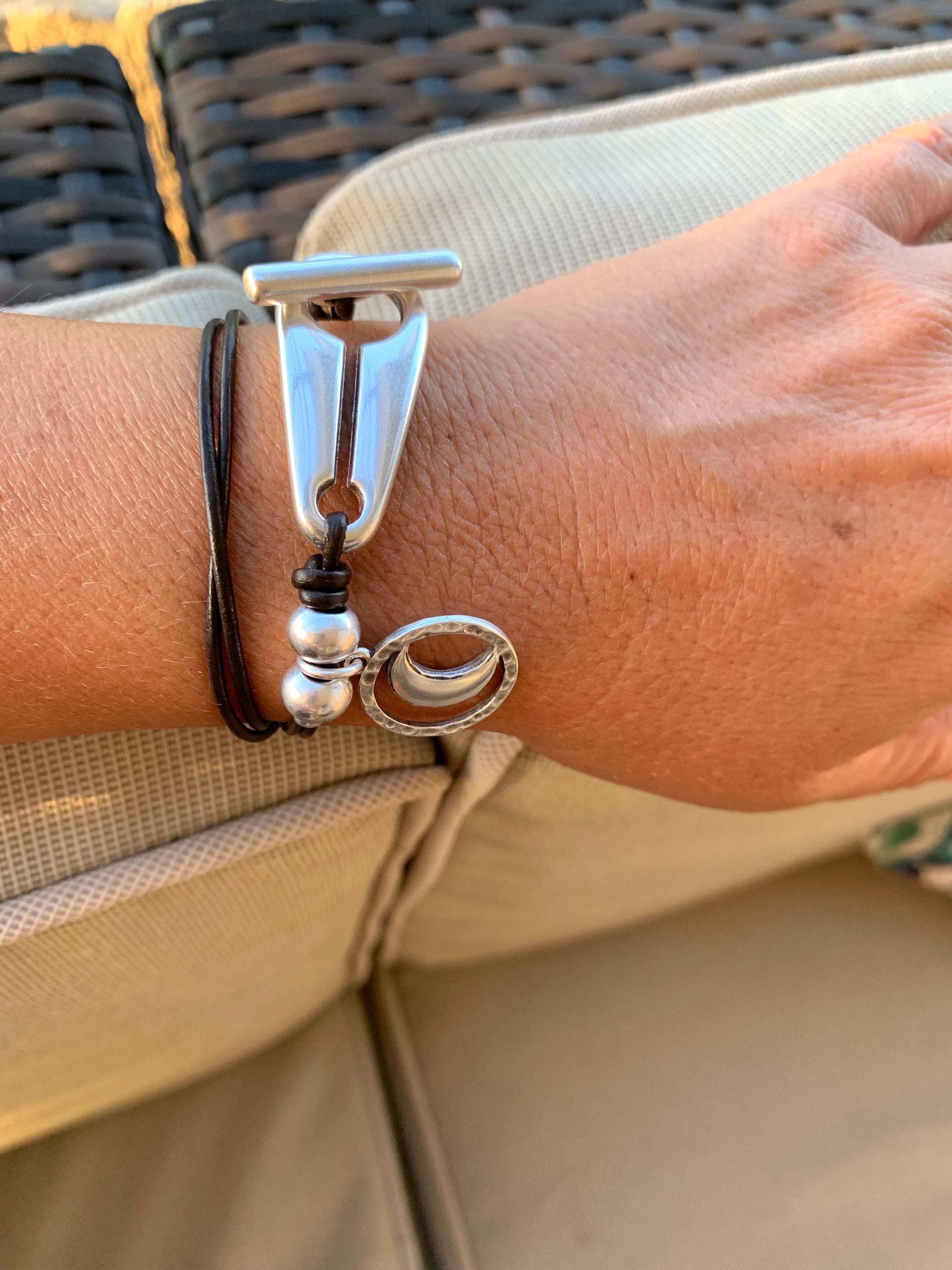 Boho Leather Wrap Bracelet – Moon Charm & Silver Beads – Chunky Tribal Style – Toggle Clasp – Handmade Gift for Her, uno de 59 style