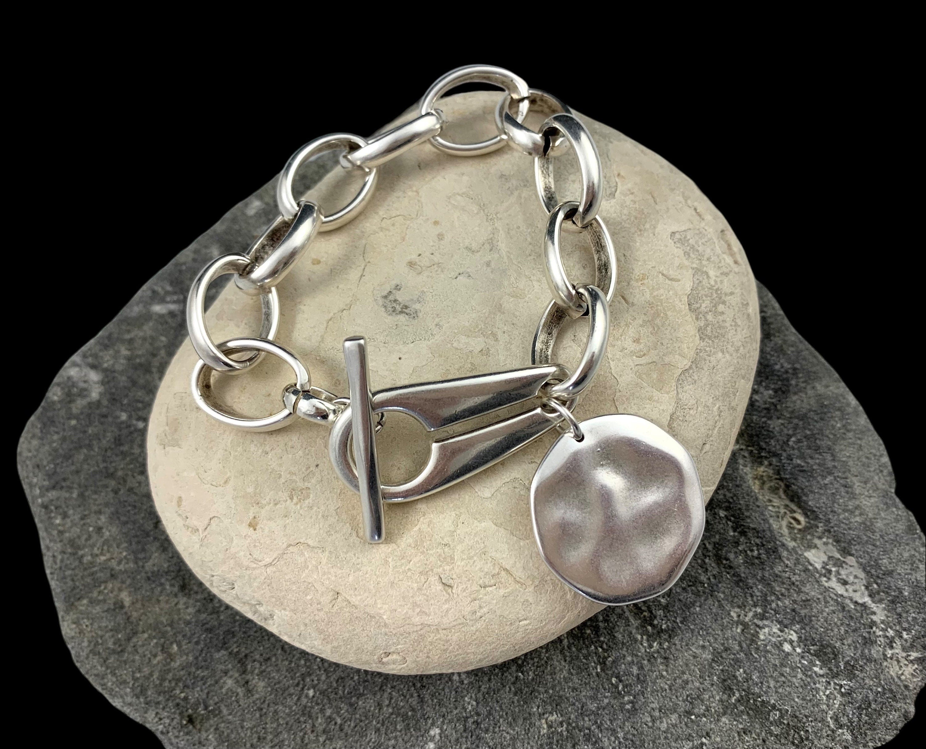 Chunky Silver Chain Bracelet for Women – Large Link Design with Toggle Clasp and Disc Charm – Handmade Statement Jewelry, uno de 50 style