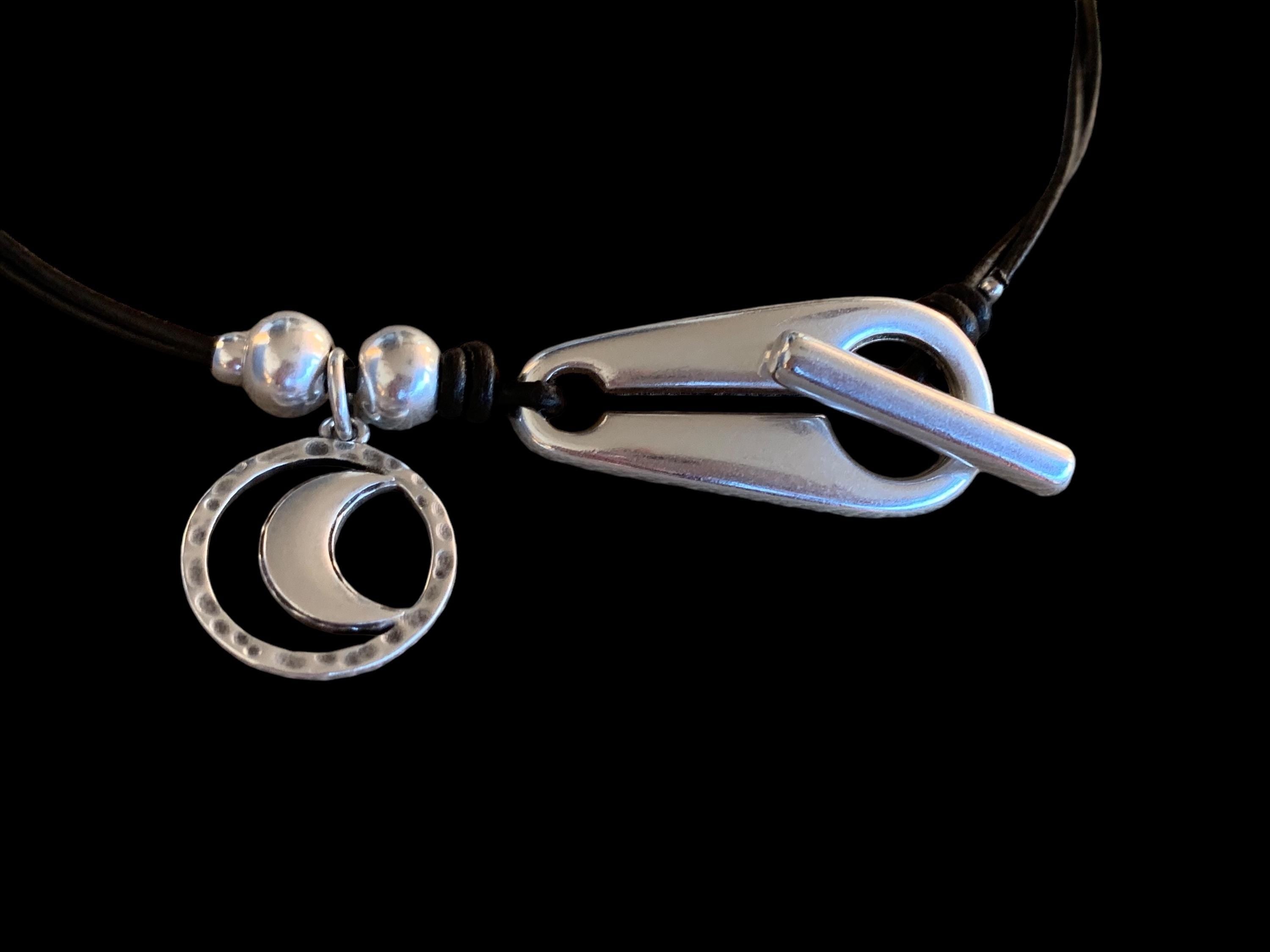 Boho Leather Wrap Bracelet – Moon Charm & Silver Beads – Chunky Tribal Style – Toggle Clasp – Handmade Gift for Her, uno de 59 style