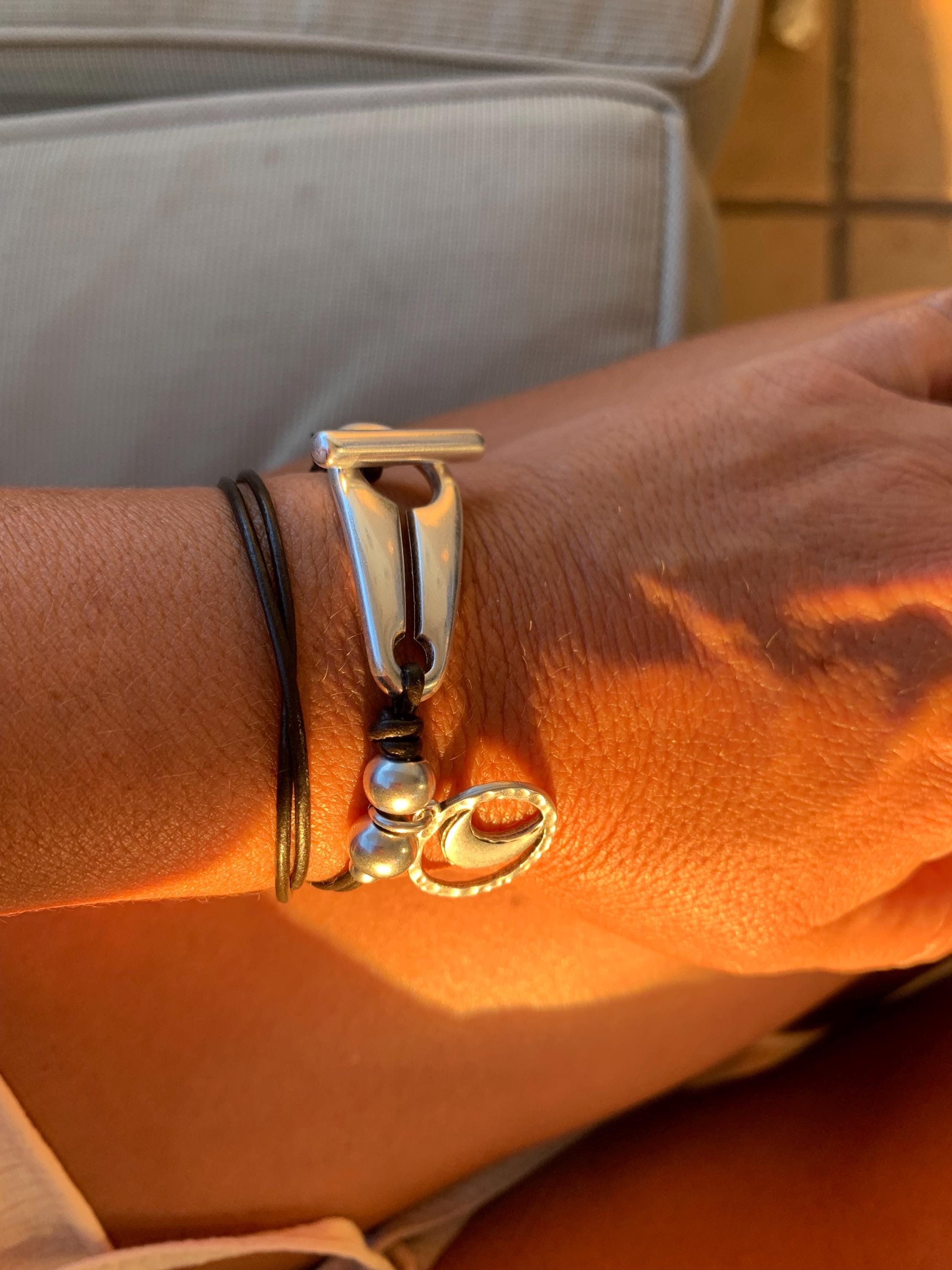 Boho Leather Wrap Bracelet – Moon Charm & Silver Beads – Chunky Tribal Style – Toggle Clasp – Handmade Gift for Her, uno de 59 style