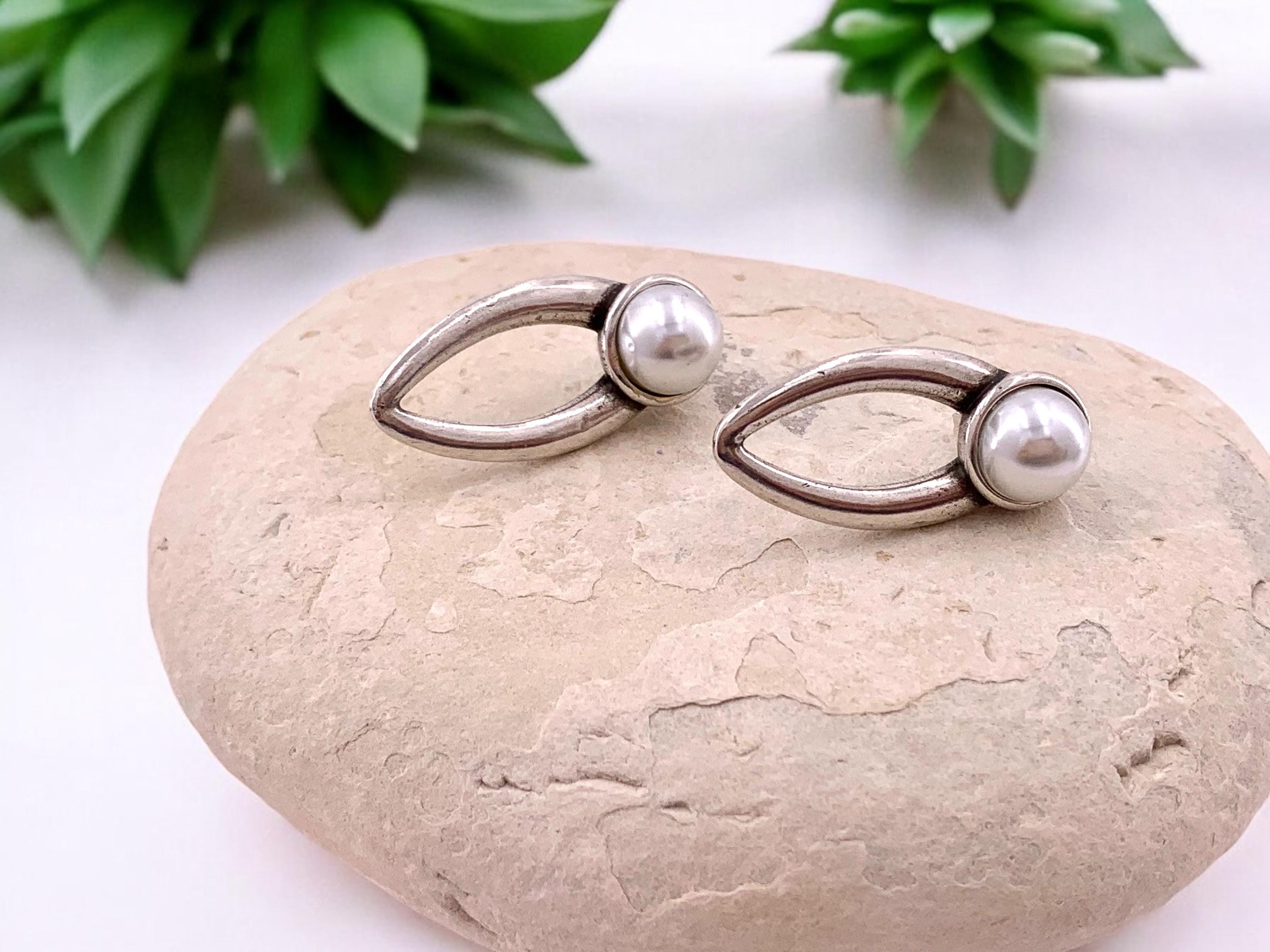 Pearls earrings, statement pearls woman boho earrings, woman silver earrings, woman crystal earrings, Uno de 50 Style jewelry