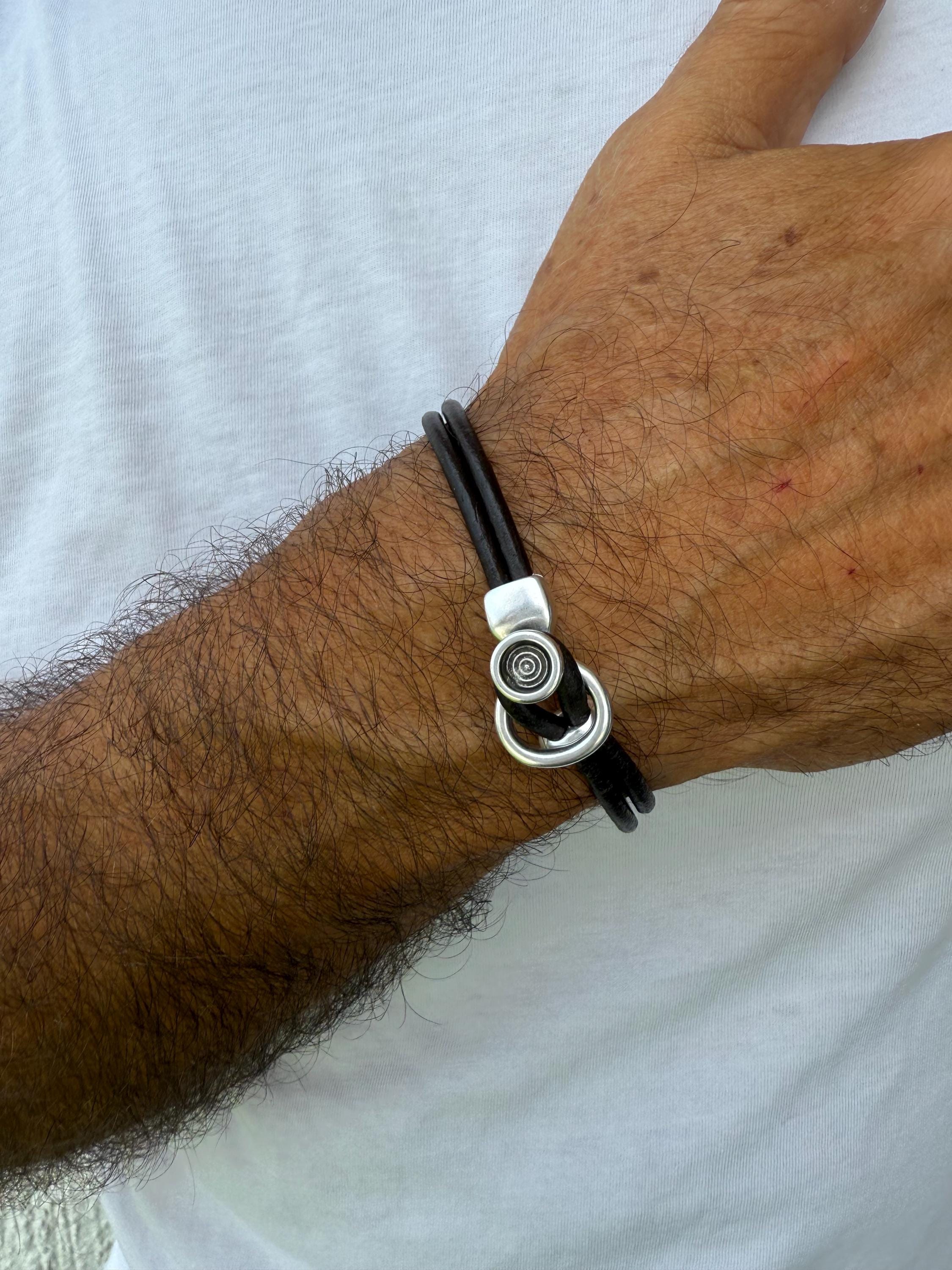 Custom Leather Bracelet for Couples, Unisex Handmade Design with Silver-Plated Circle Accent, leather jewelry for women and men, unique gift
