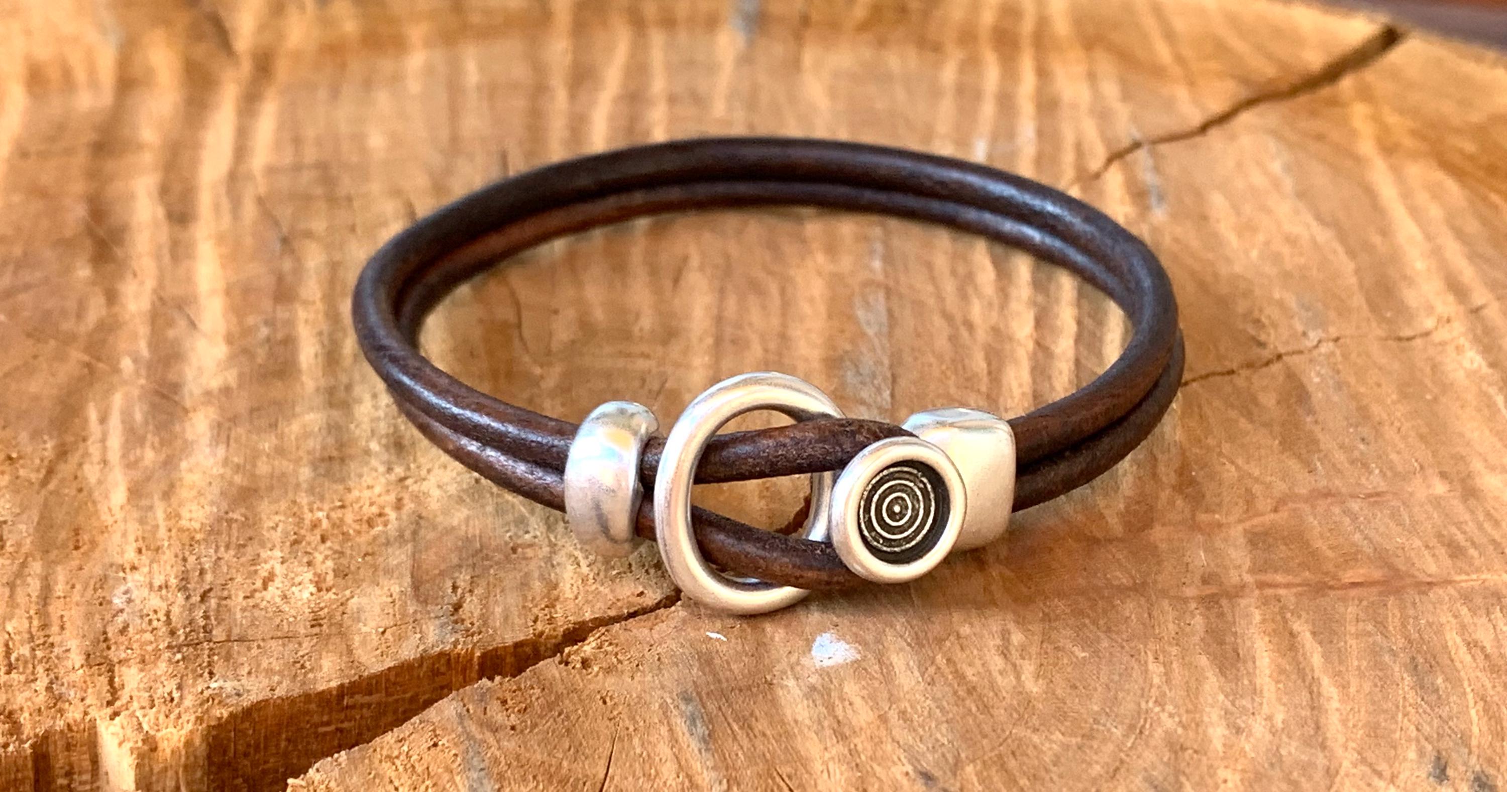Custom Leather Bracelet for Couples, Unisex Handmade Design with Silver-Plated Circle Accent, leather jewelry for women and men, unique gift