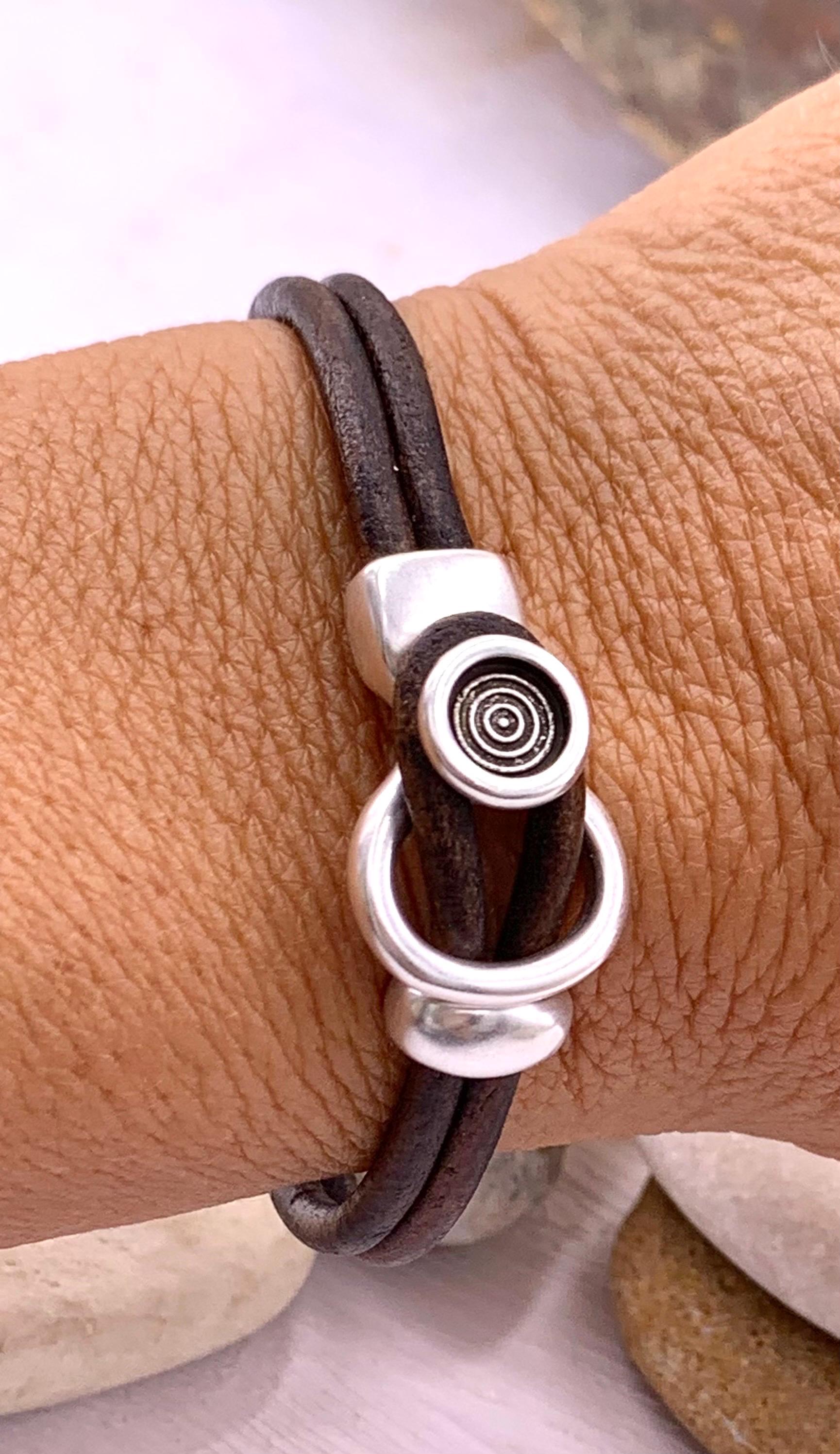 Custom Leather Bracelet for Couples, Unisex Handmade Design with Silver-Plated Circle Accent, leather jewelry for women and men, unique gift