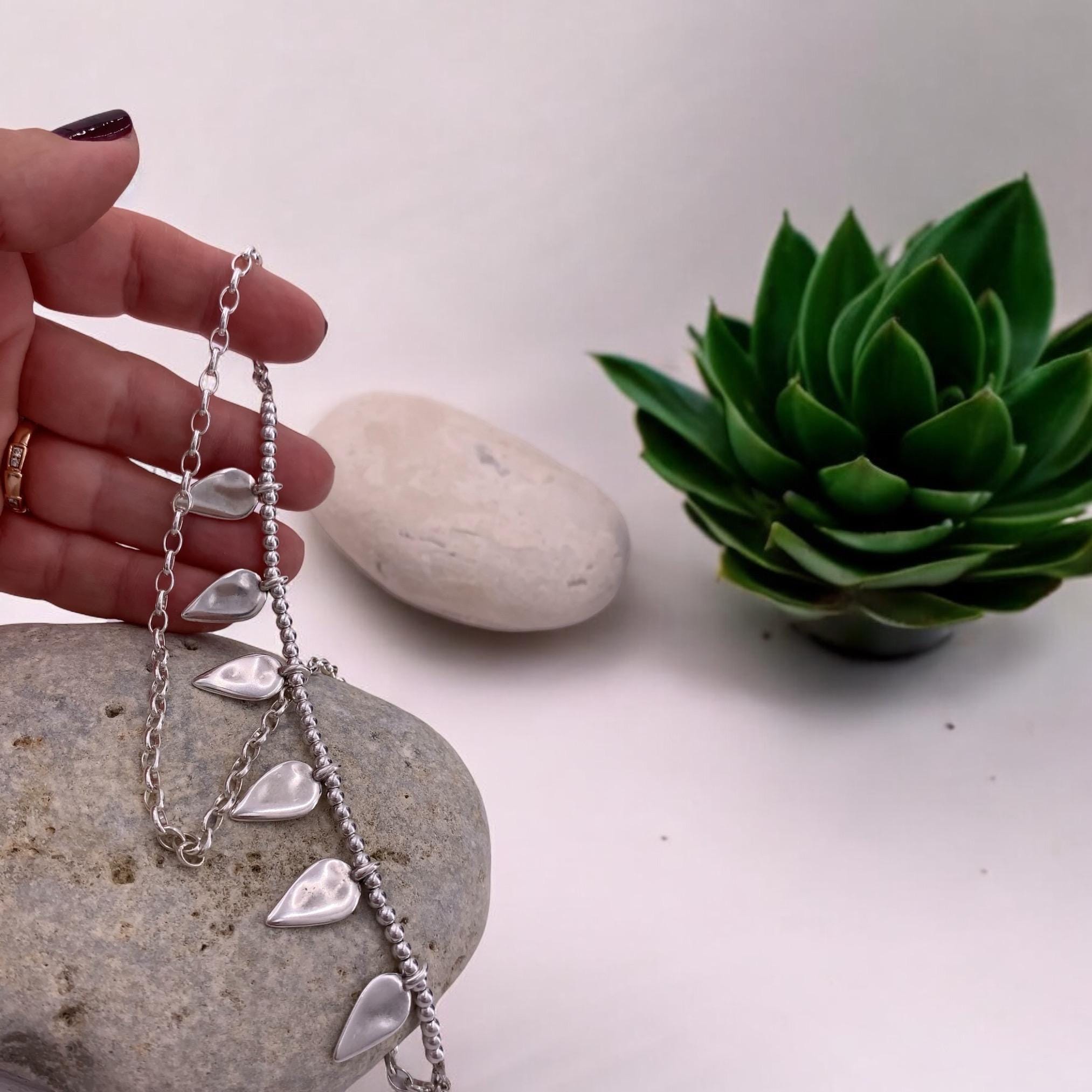 Dainty silver chain beaded necklace with drop pendant charms, silver choker with delicate pendants, uno de 50 style, Christmas present