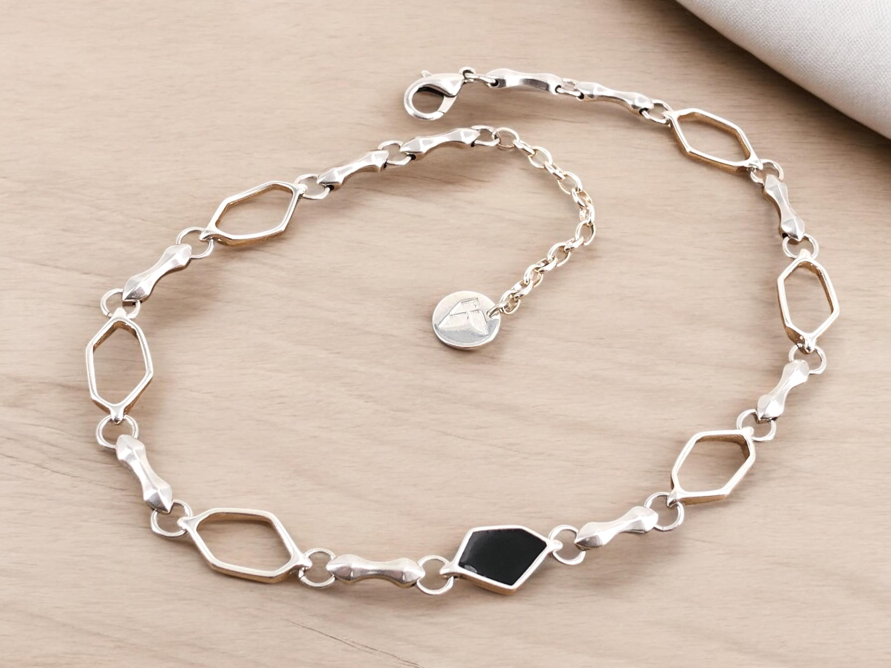 Adjustable Gothic Choker with Black Enamel Centerpiece – Silver-Plated Zamak – Dark Romantic Statement Jewelry – Handmade Alternative Fashio