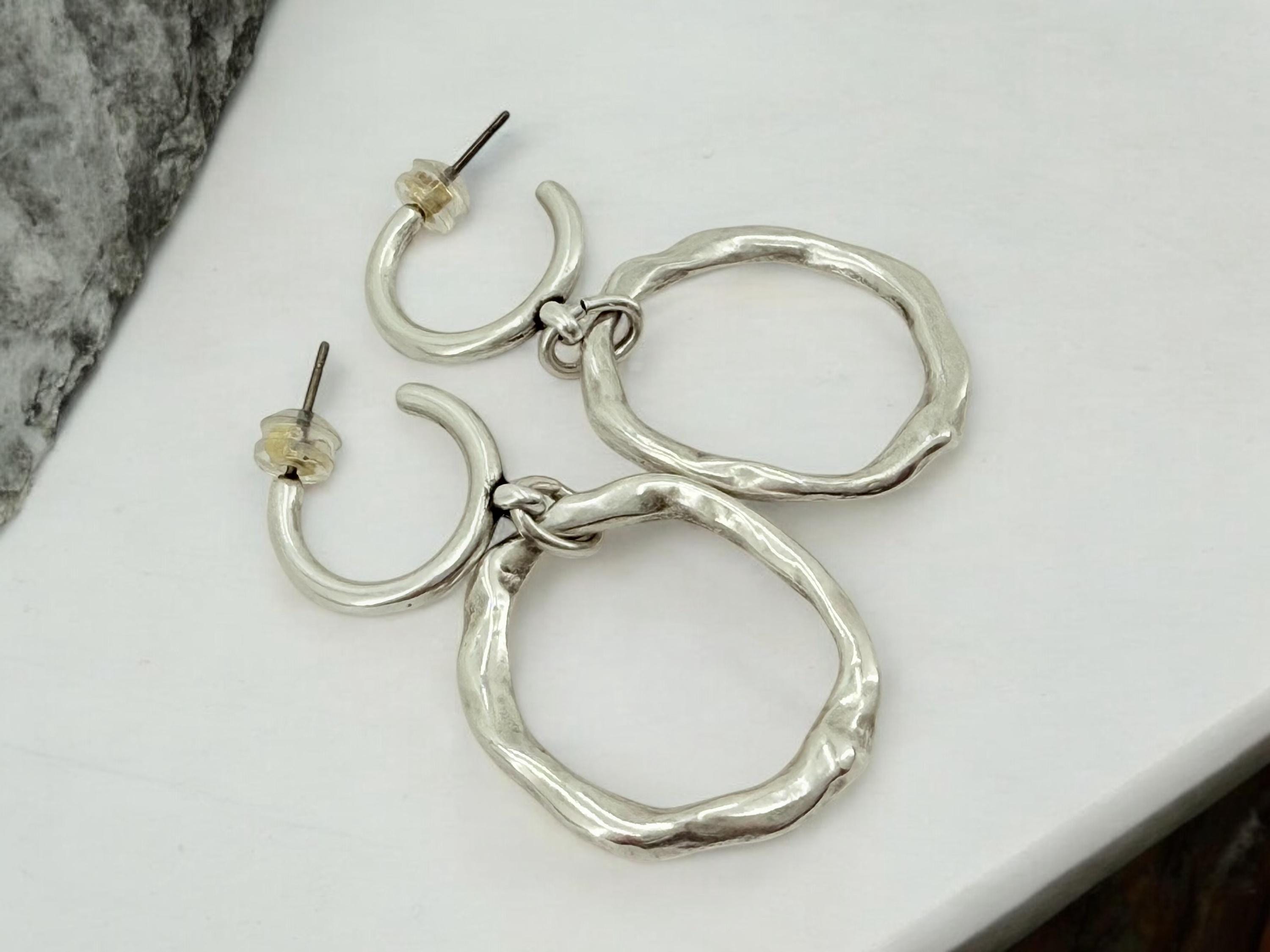 Dangling circle hoop earrings, chunky Silver pendant hoop, long disc pendant hoops, rokc style earrings, uno de 50 style, gift for women