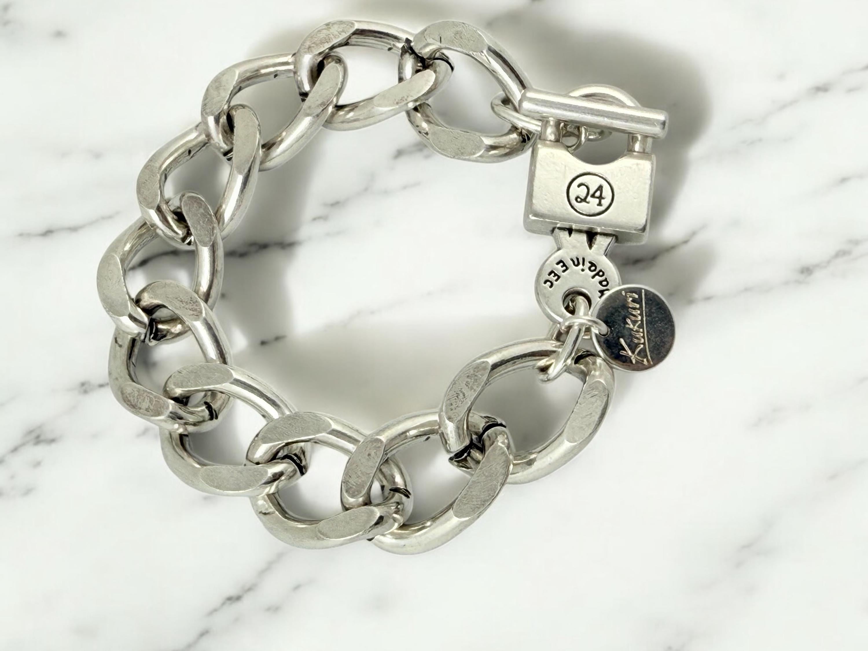 Chunky Padlock Bracelet – Oversized Cuban Link Chain in Silver – Edgy Curb Cuff for Women - uno de 50 style - Sculptural brutalist jewelry